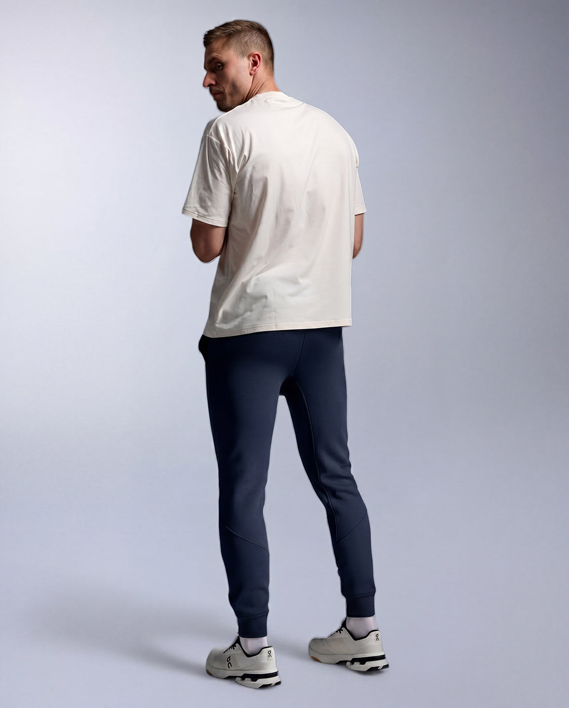 2xu-24-7-commute-smooth-spacer-trainingshose-midnight-herren image 7