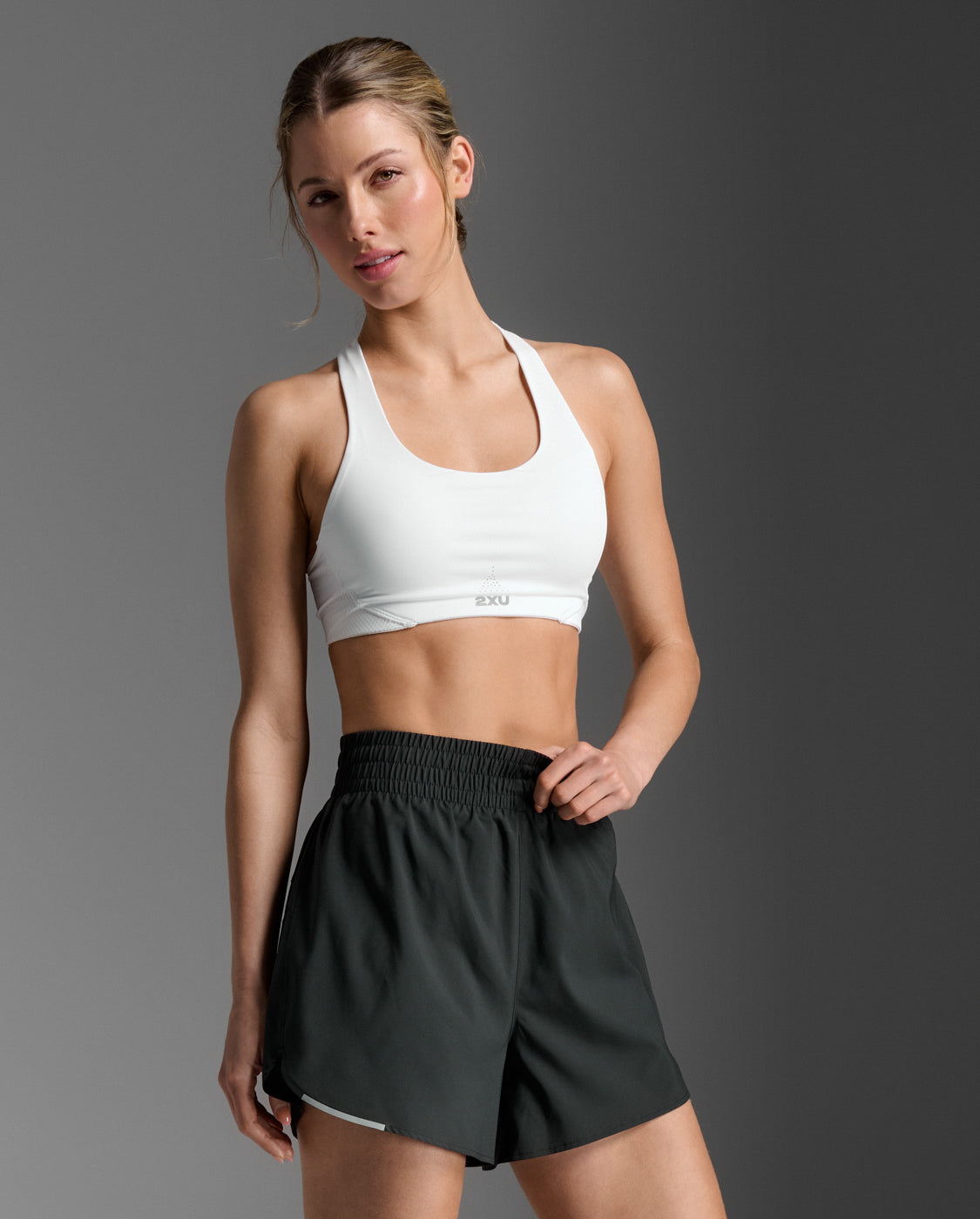 2xu-aero-mesh-medium-impact-sport-bh-wei-silber image 6