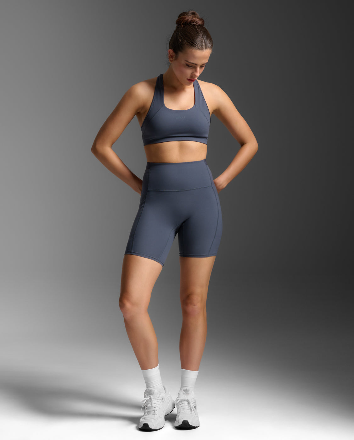 2xu-form-racerback-medium-impact-sport-bh-india-ink image 5