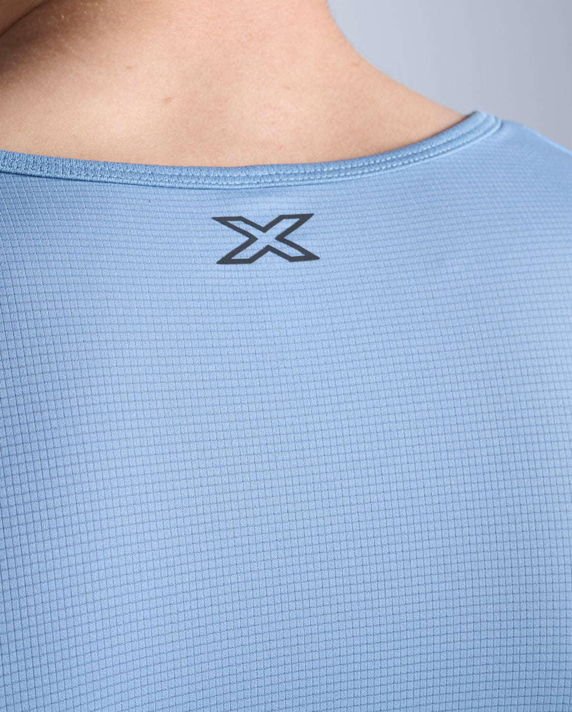 2xu-aero-tank-herren-blau-rmellos-upf50 image 5