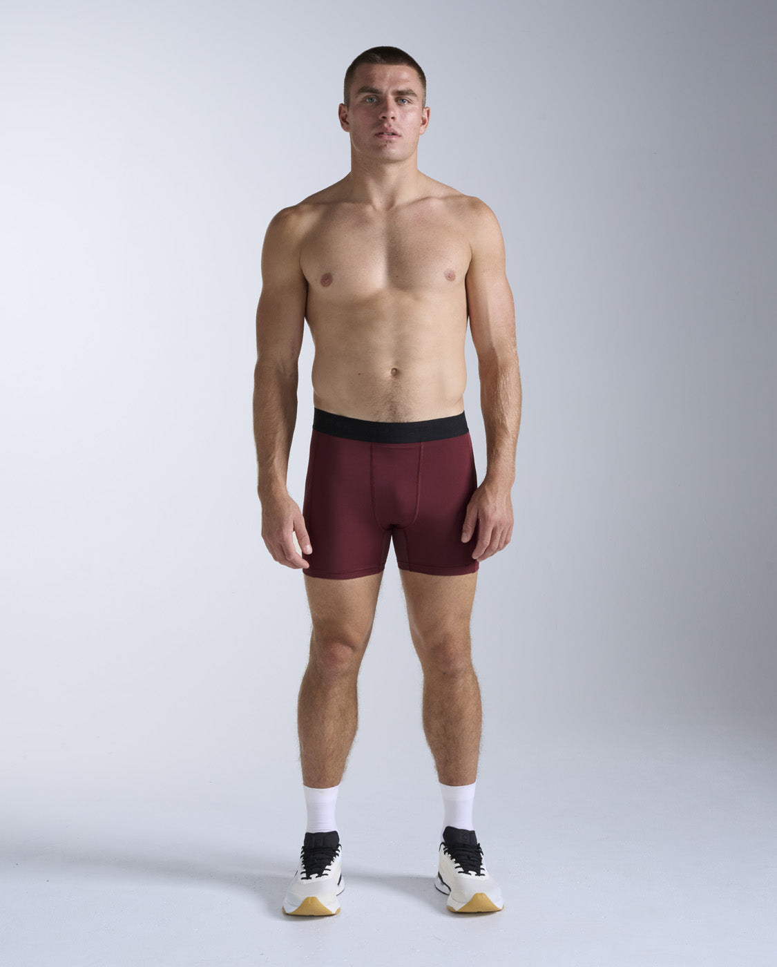 2xu-core-base-layer-1-2-shorts-kompressionsshorts-maroon image 5