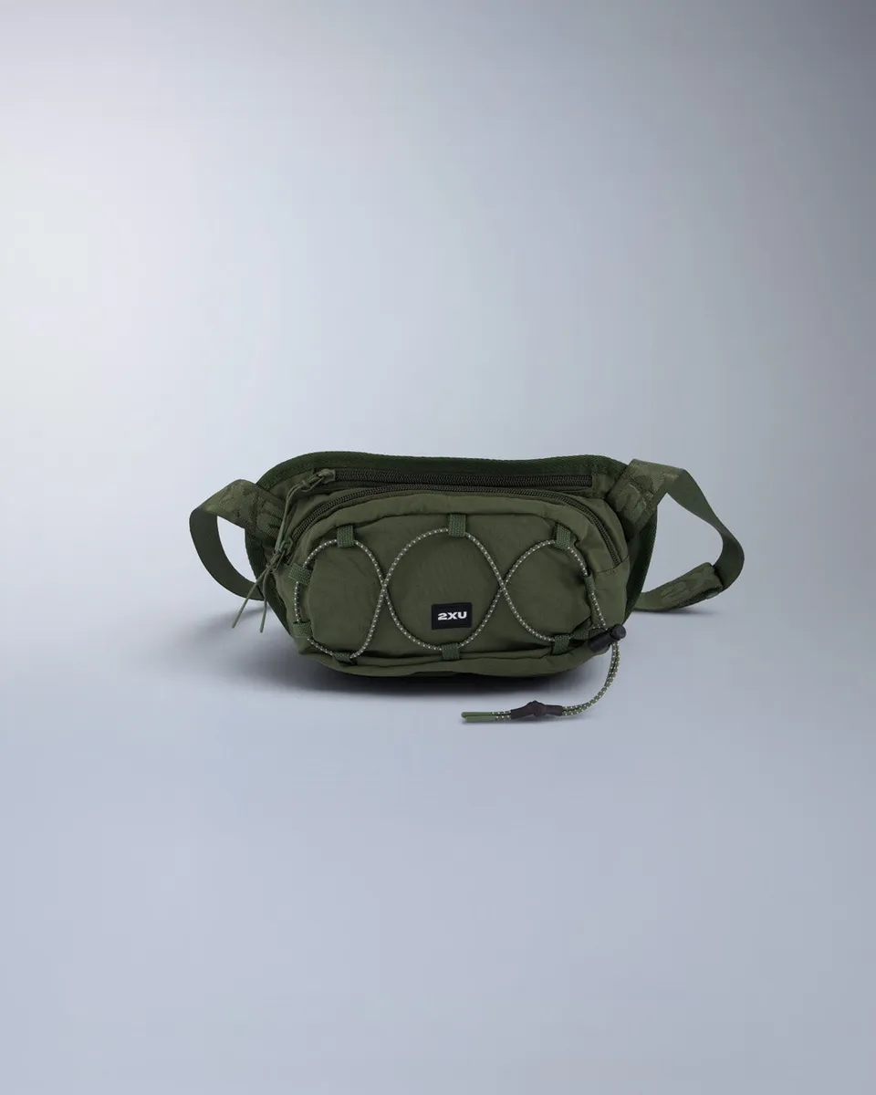 2xu-swim-race-cross-body-bag-hunter-green-osfa image 1