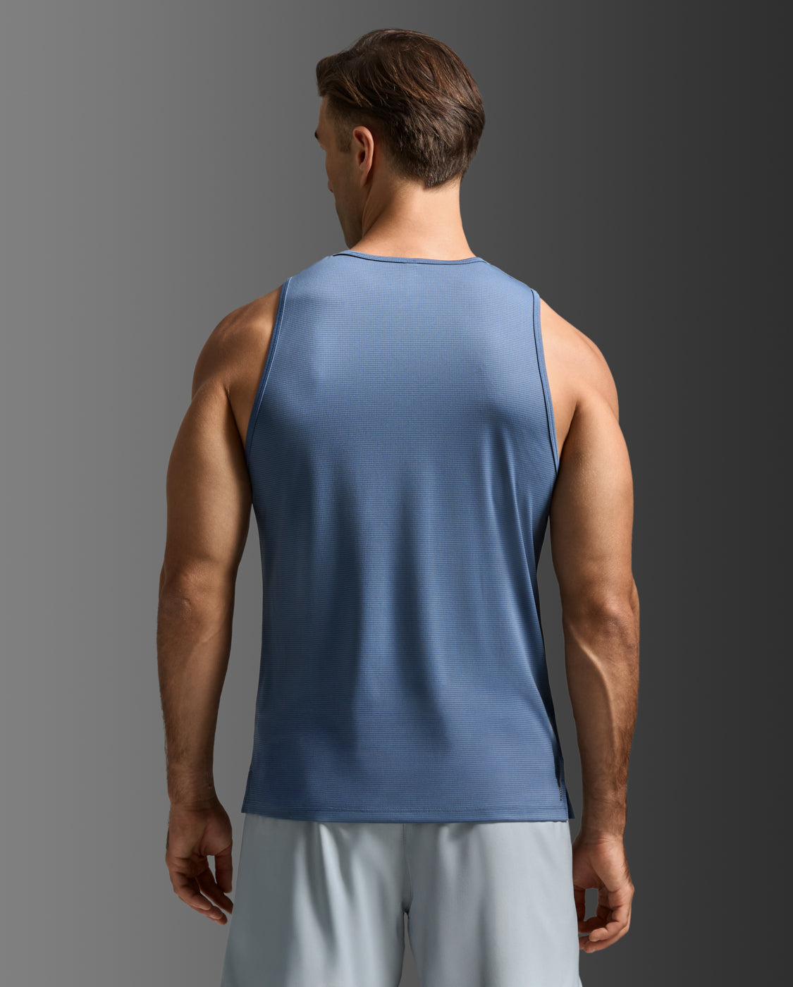 2xu-aero-tank-lauftop-indigo-black-reflective-slim image 2