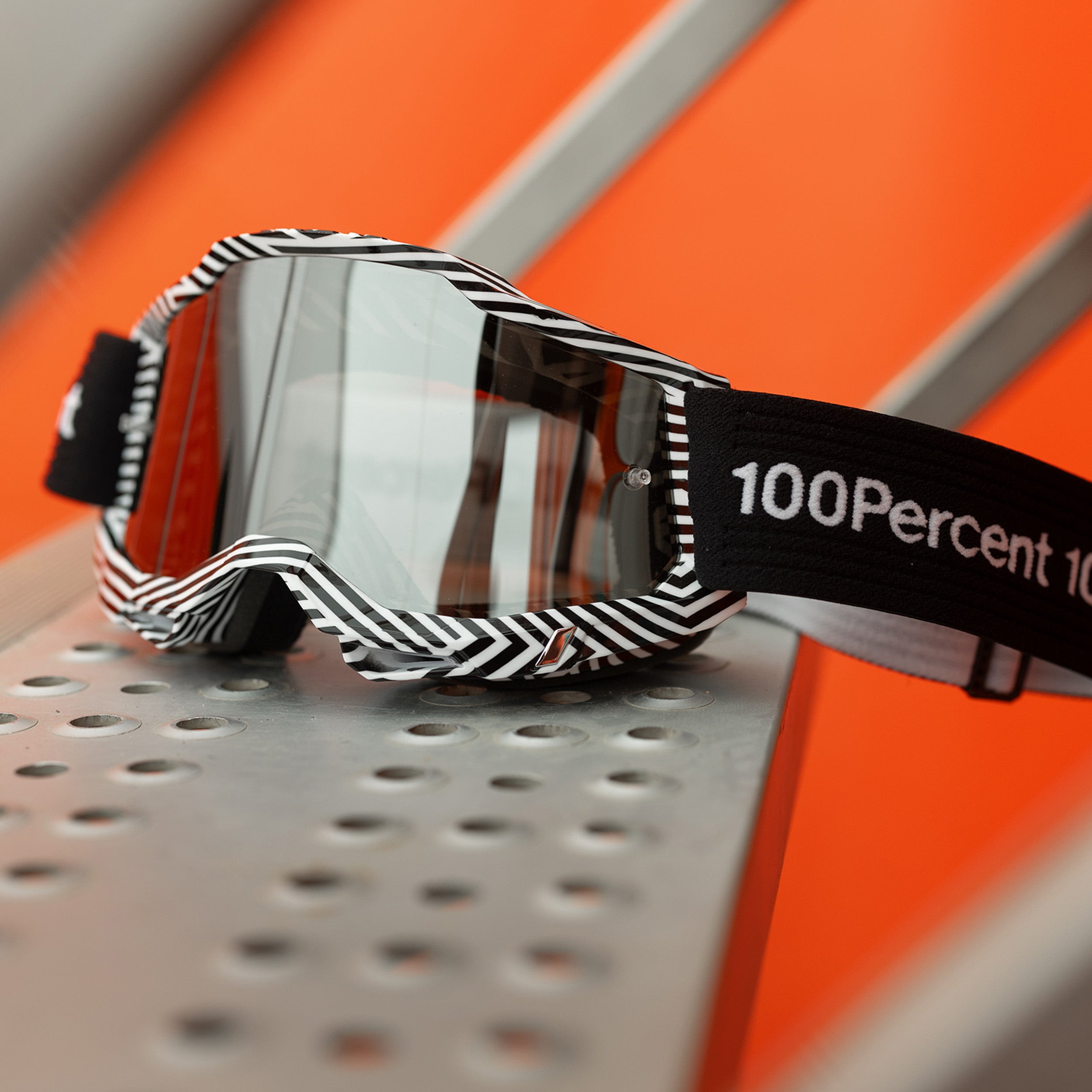100-accuri-2-goggle-samba-mirror-clear image 3