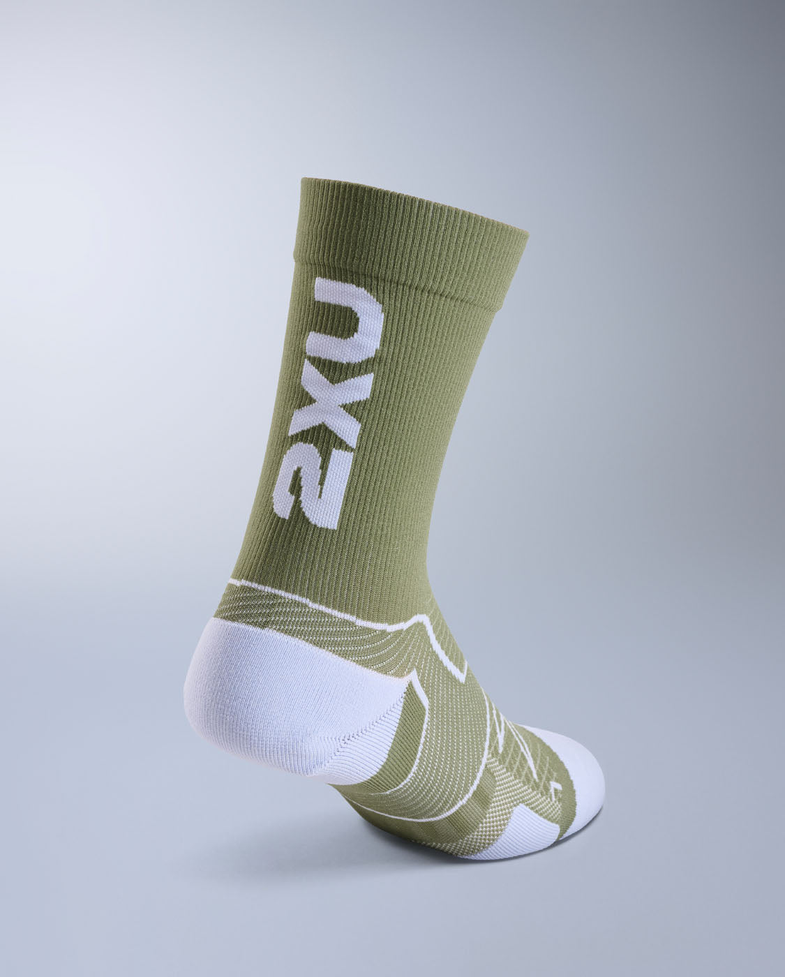 2xu-vectr-cushion-crew-socken-olive-leaf-damen-herren image 2