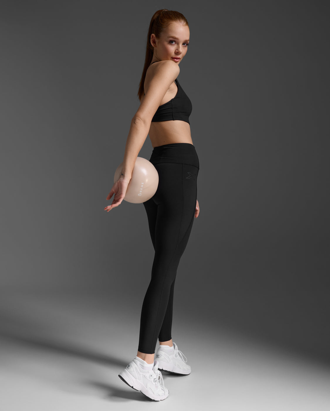 2xu-form-soft-touch-hi-rise-compression-tights-black image 8