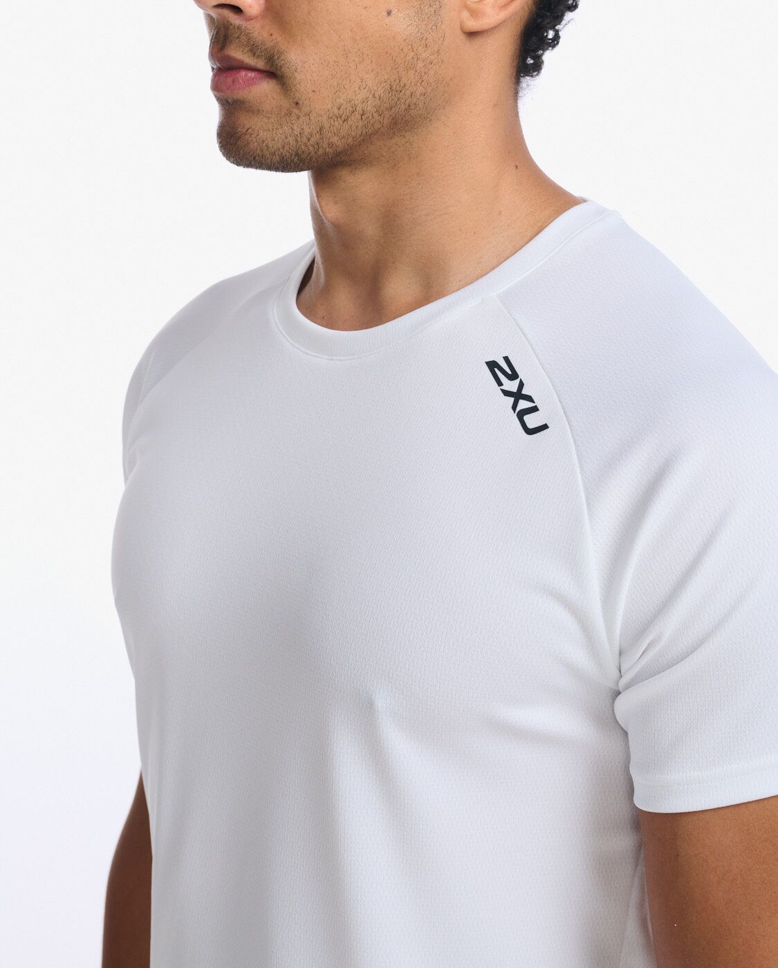 2xu-motion-aspire-tee-laufshirt-herren-wei-kurzarm image 5