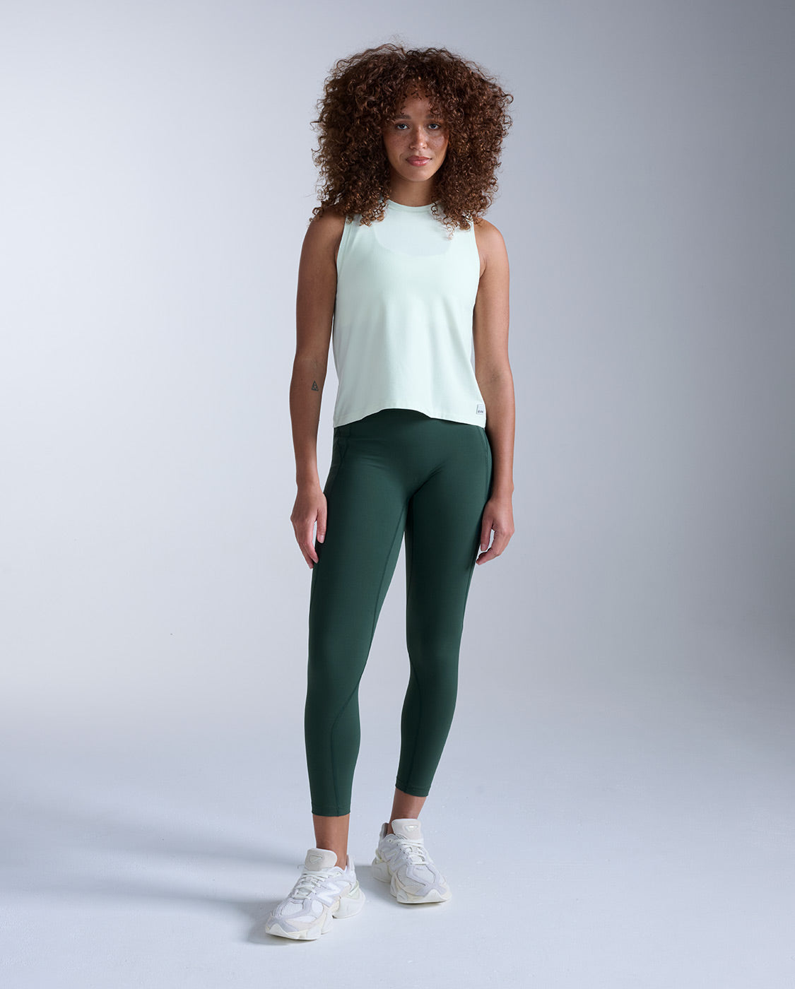 2xu-form-soft-jersey-relaxed-tank-top-mint-dust-atmungsaktiv image 6