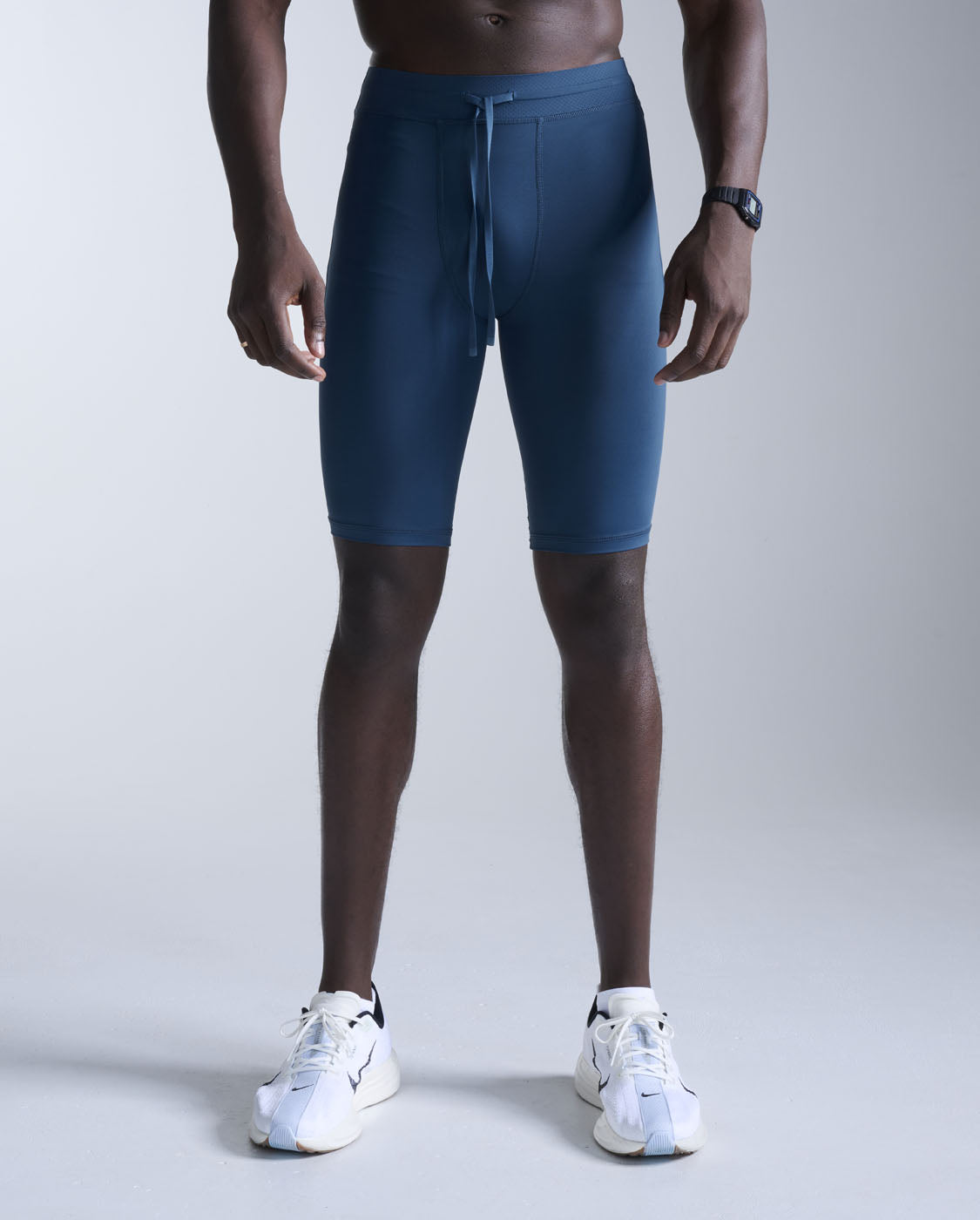 2xu-aero-mesh-kompressionsshorts-majol-herren-mit-taschen image 1