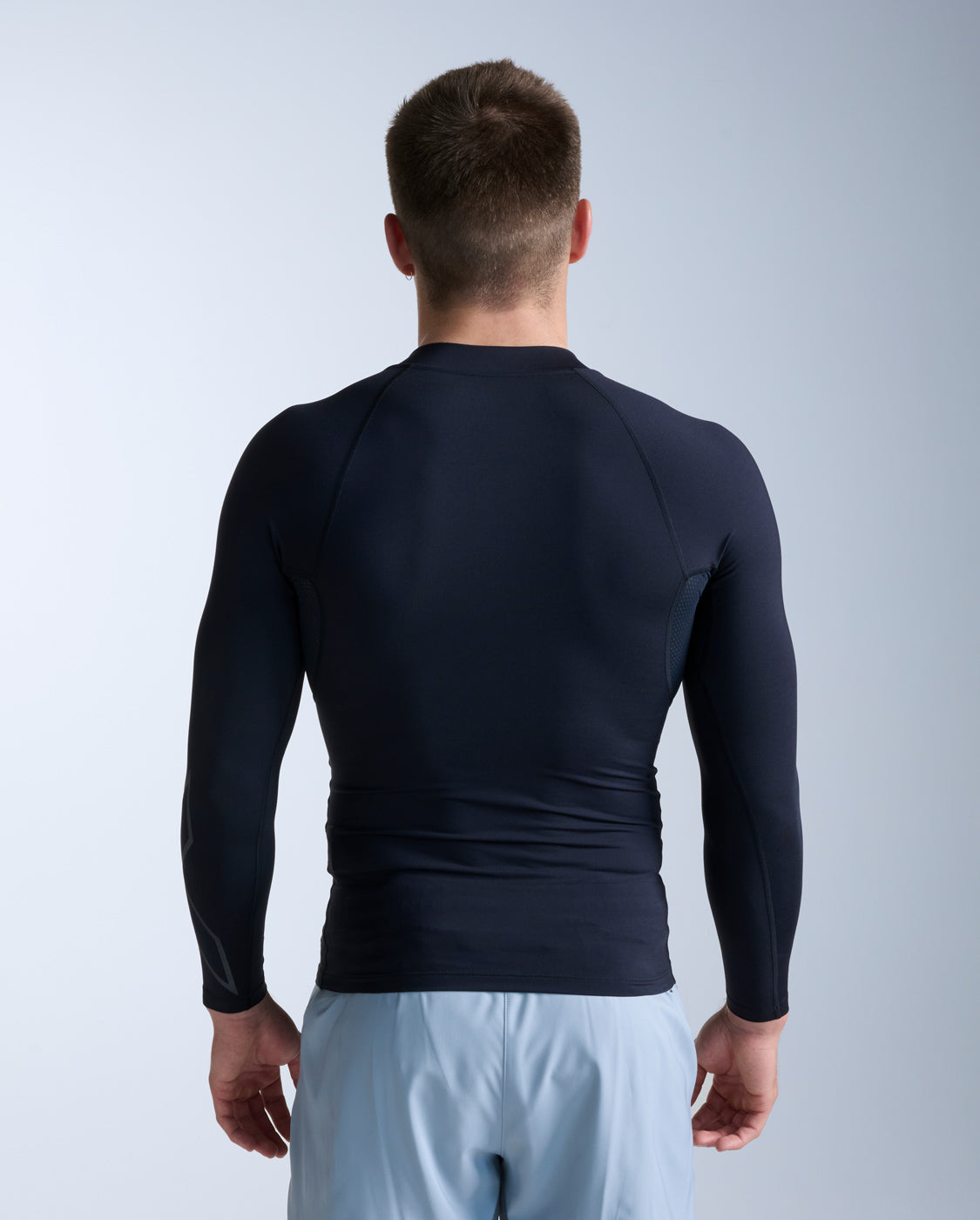 2xu-ignition-compression-longsleeve-herren-black image 6