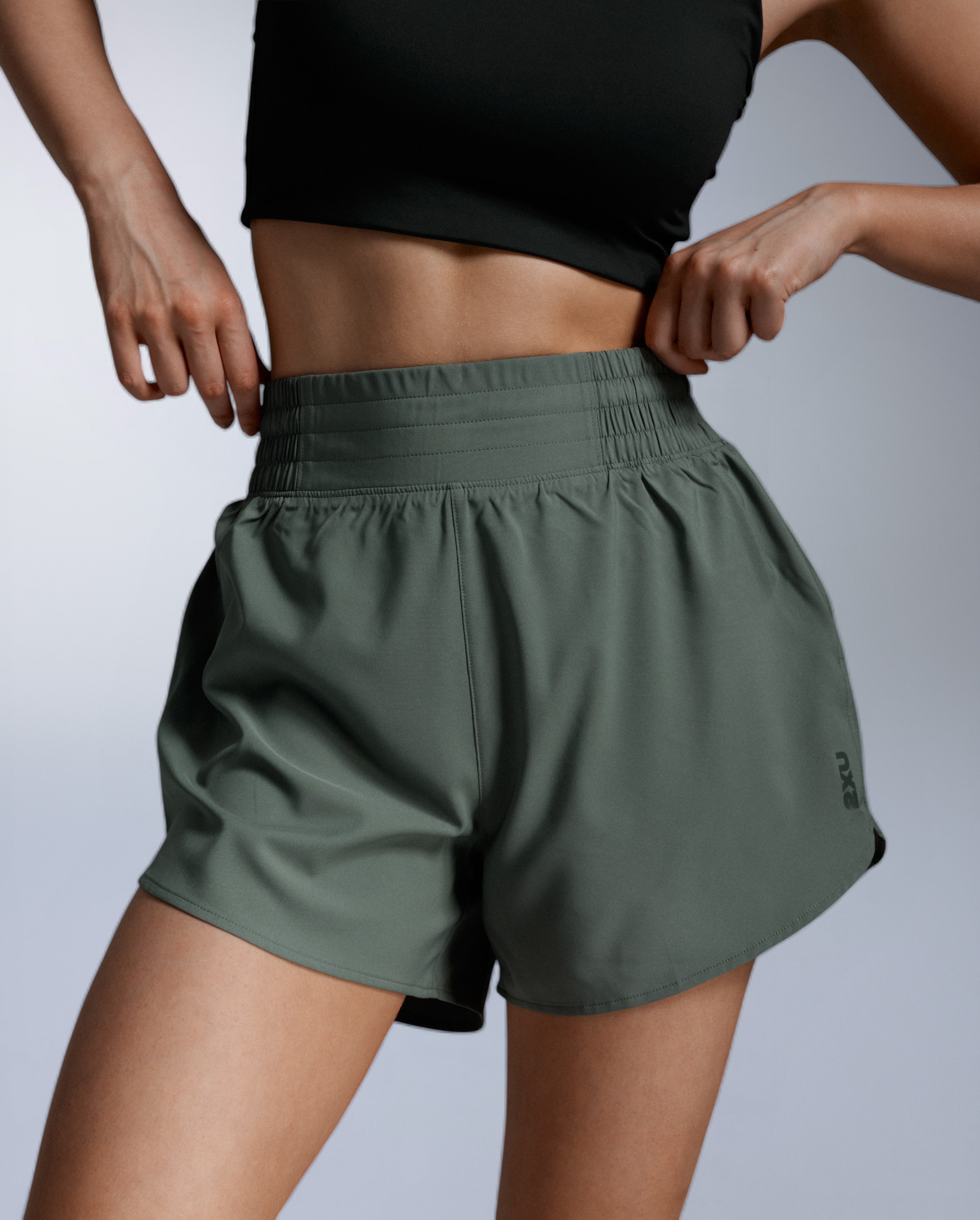 2xu-aero-hi-rise-4-inch-shorts-damen-olive-laufshorts image 1