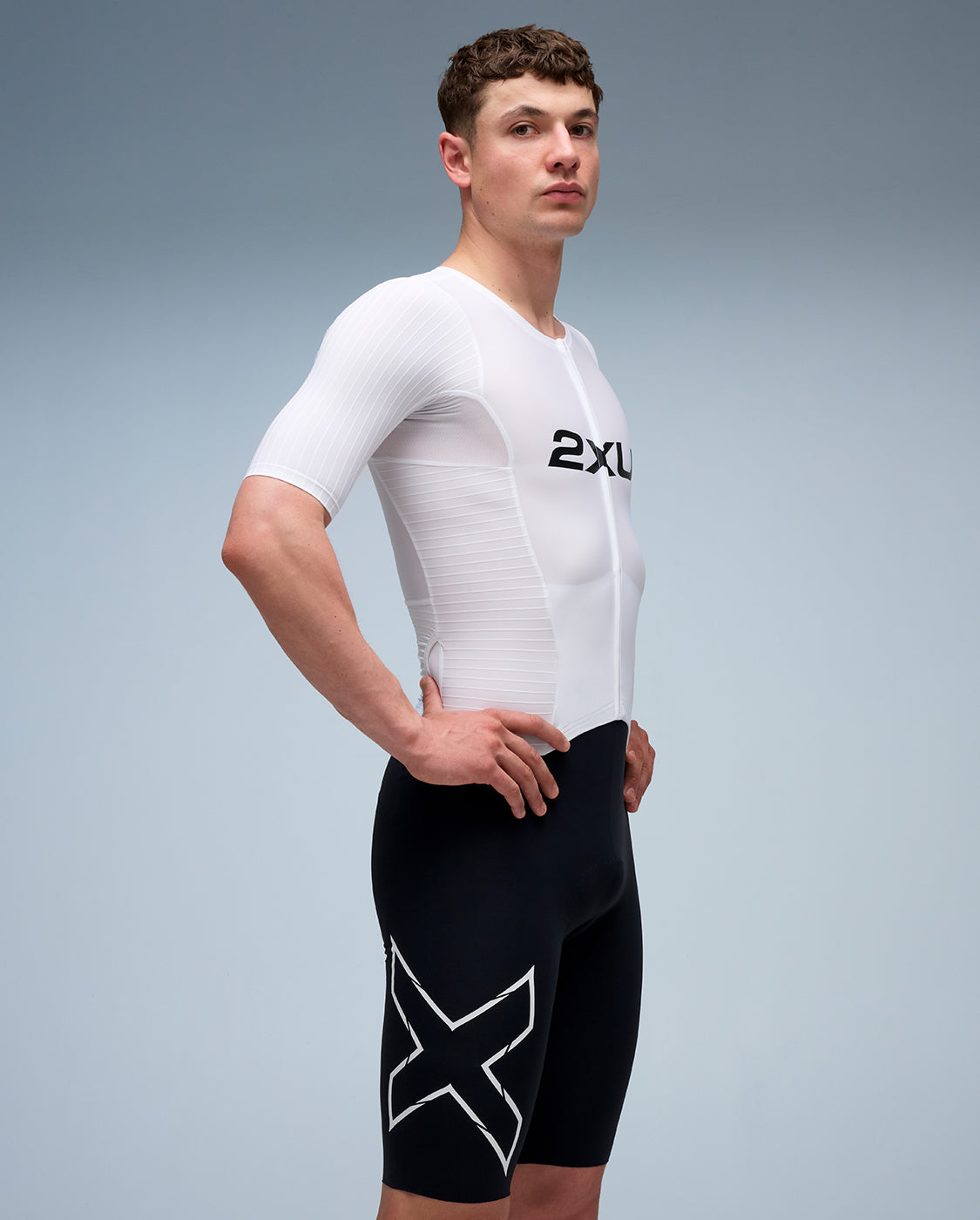 2xu-light-speed-react-trisuit-herren-schwarz-wei-kurzarm image 8