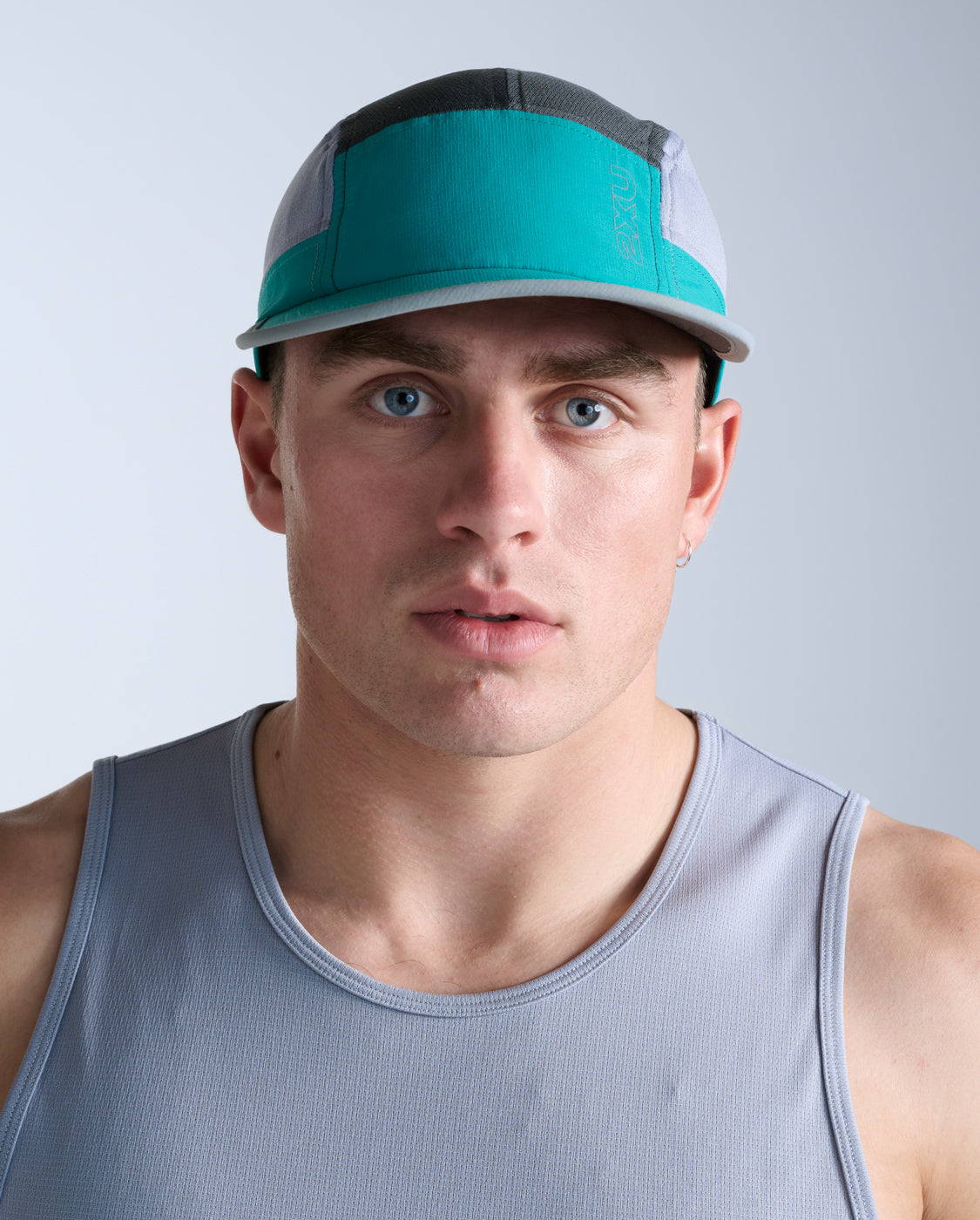2xu-light-speed-cap-aurora-leichte-laufkappe-verstellbar image 1