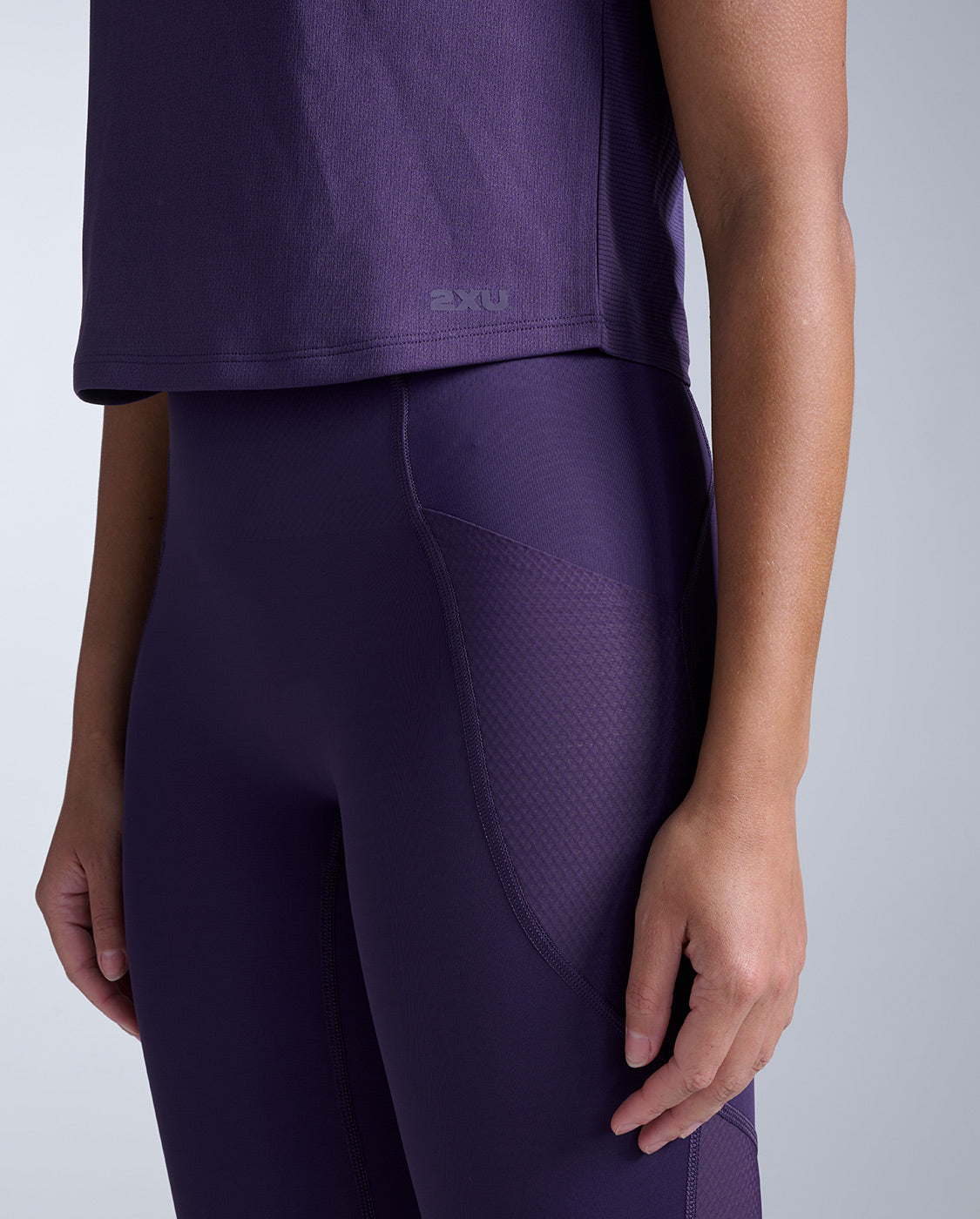 2xu-aero-mesh-crop-tank-damen-velvet-purple-top image 5