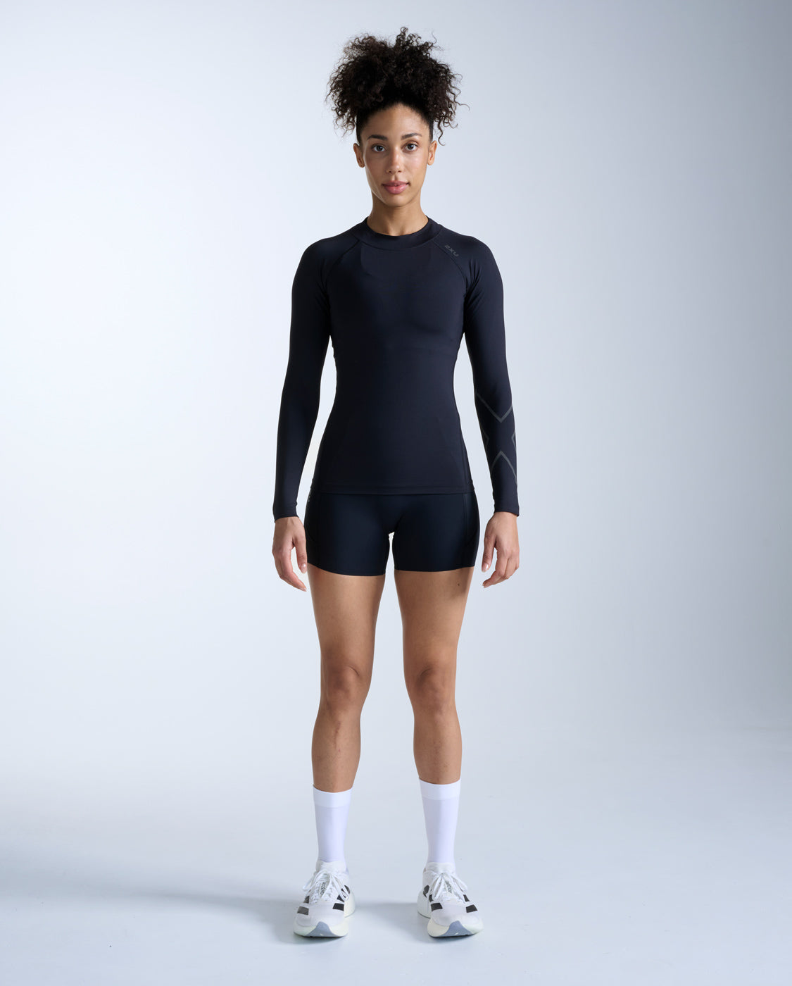 2xu-ignition-compression-long-sleeve-laufshirt-damen-schwarz-thermal image 6