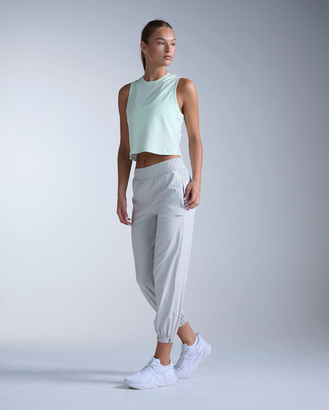 2xu-aero-mesh-crop-tank-top-damen-mint-dust image 6