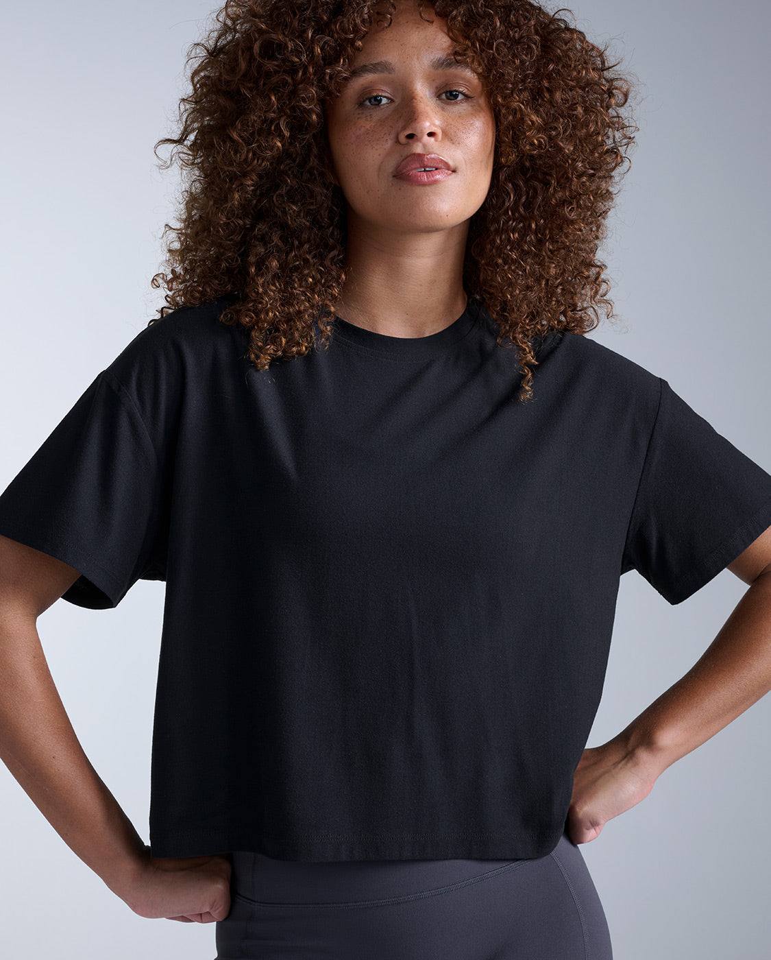 2xu-form-soft-jersey-relaxed-tee-shirt-damen-schwarz-kurzarm image 4
