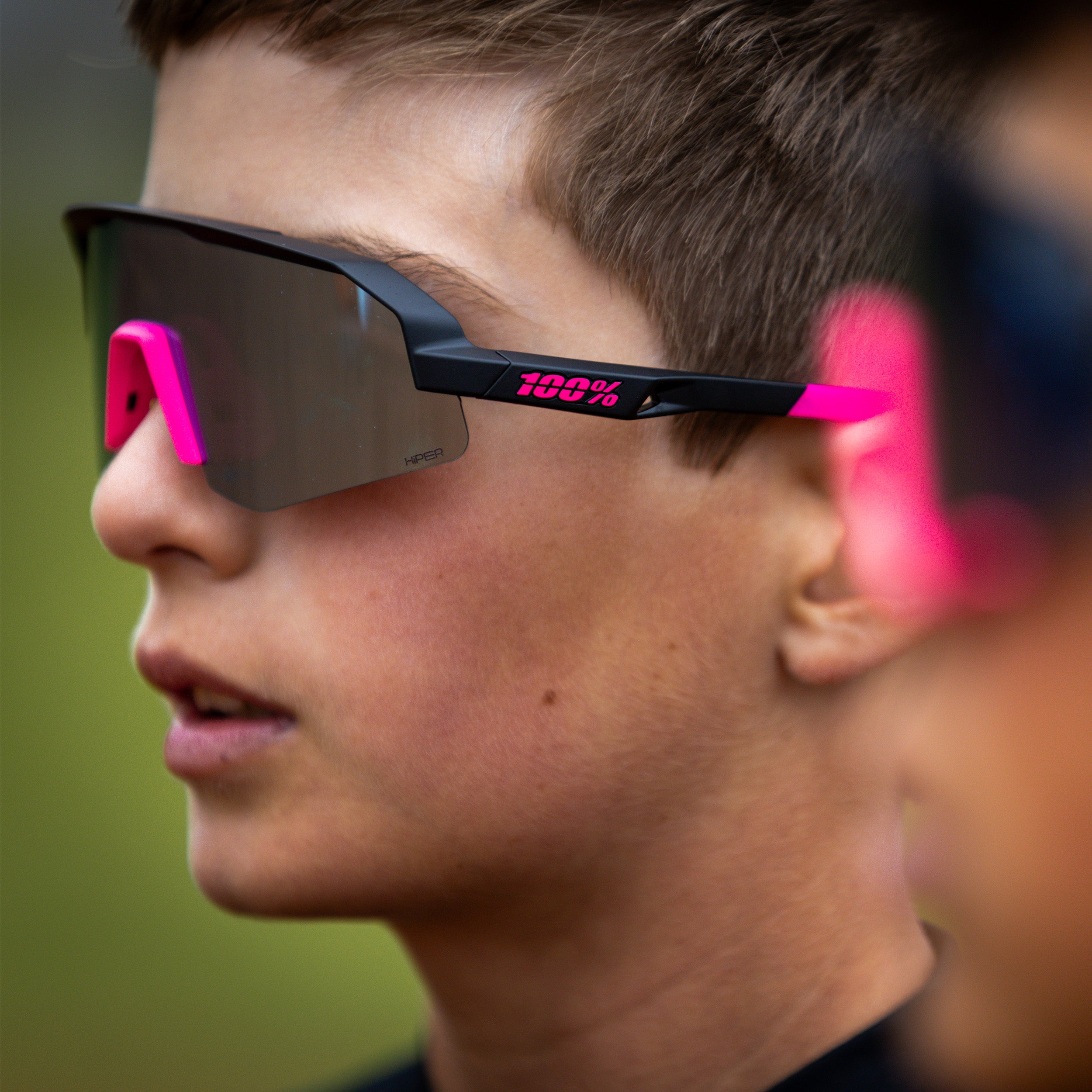 100-slendale-youth-sonnenbrille-black-pink-mirror image 5