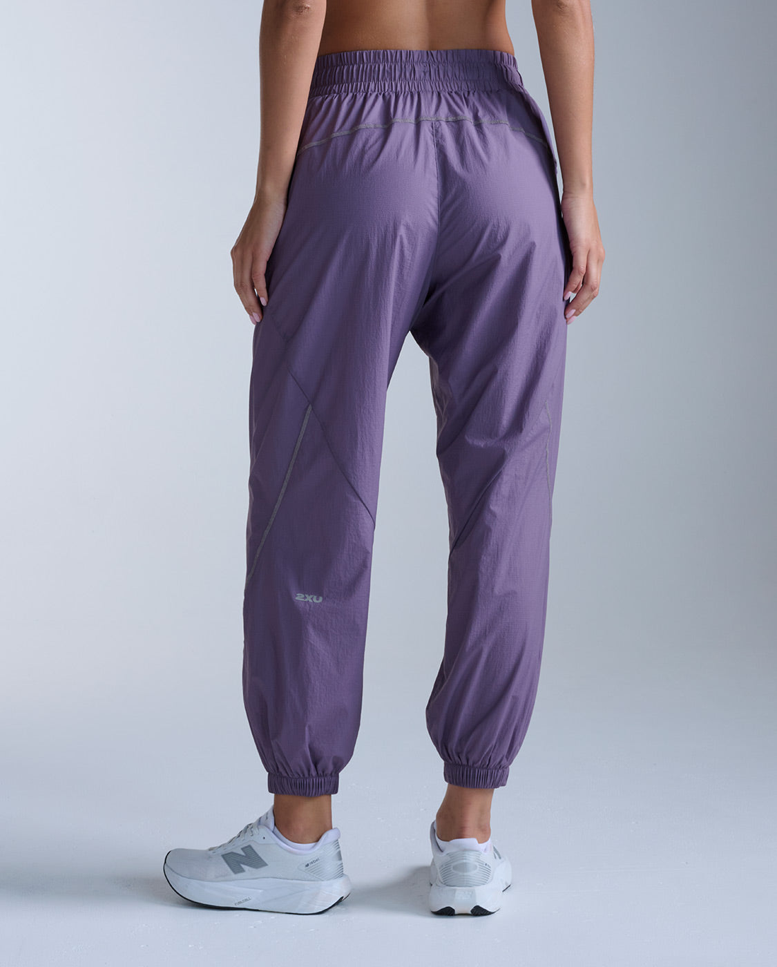 2xu-aero-oversized-jogger-damen-dusted-grape image 4