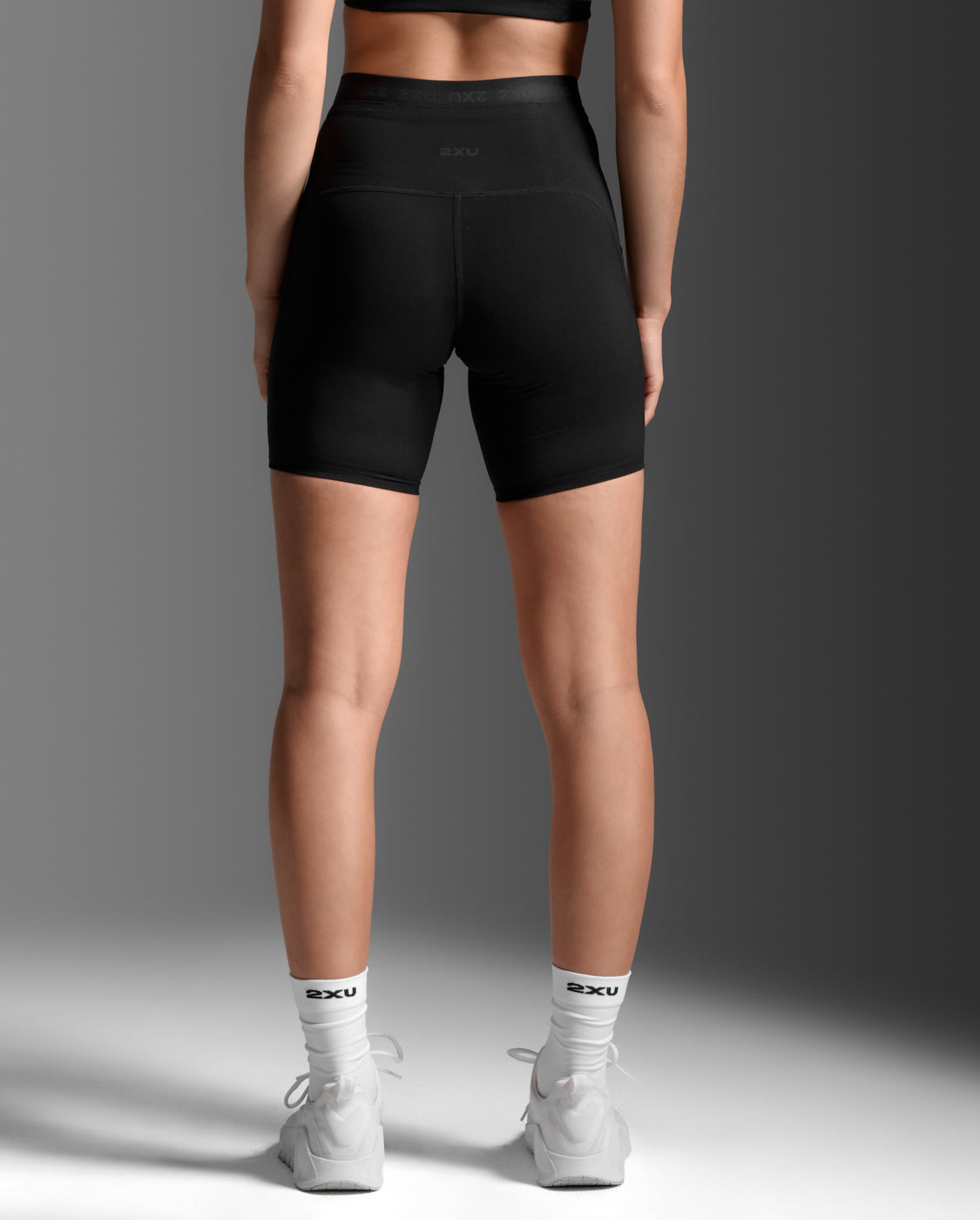 2xu-form-stash-hi-rise-6-compression-shorts-damen image 2