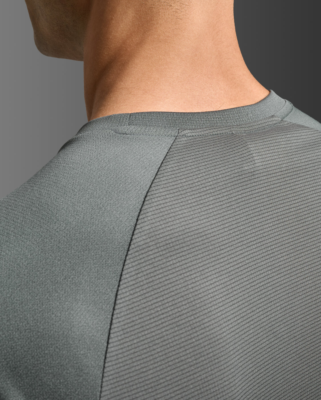 2xu-aero-tee-laufshirt-jupiter-herren-mesh image 8