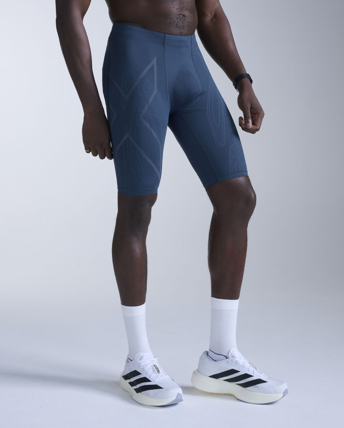 2xu-light-speed-compression-shorts-herren-majol-leicht image 1