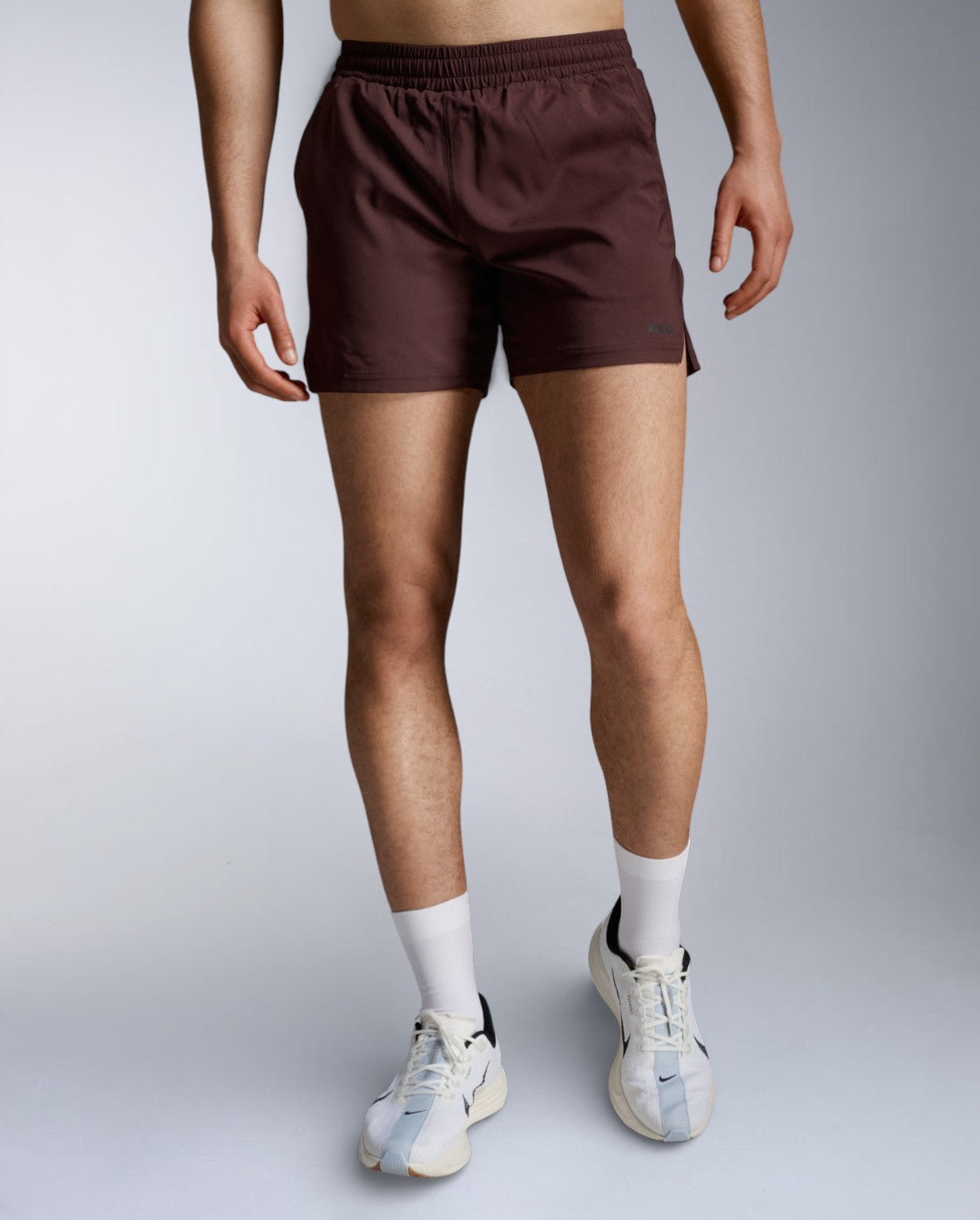 2xu-aero-5-inch-shorts-herren-laufshorts-bark-5-inch image 1