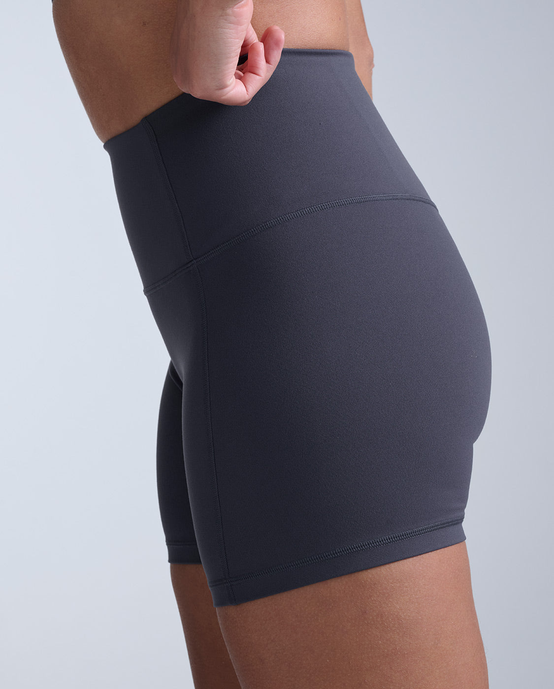 2xu-fluid-hi-rise-5-inch-shorts-damen-india-ink-high-waist image 4
