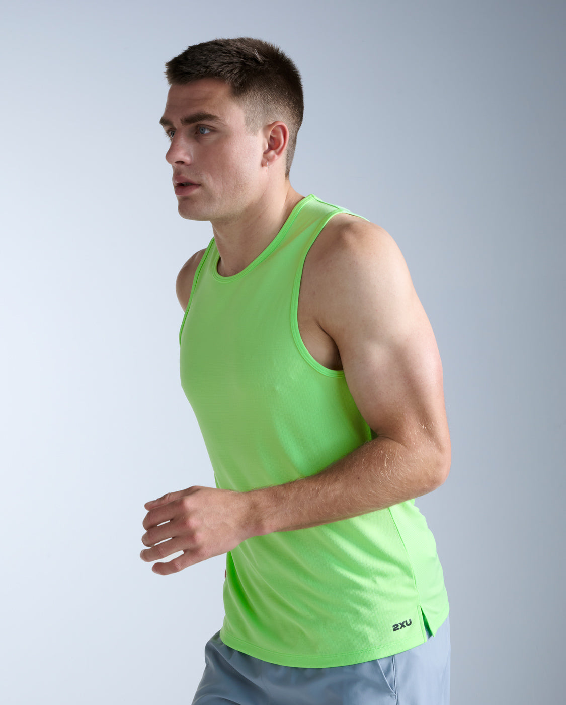 2xu-aero-tank-lauf-singlet-lime-zest-herren image 3
