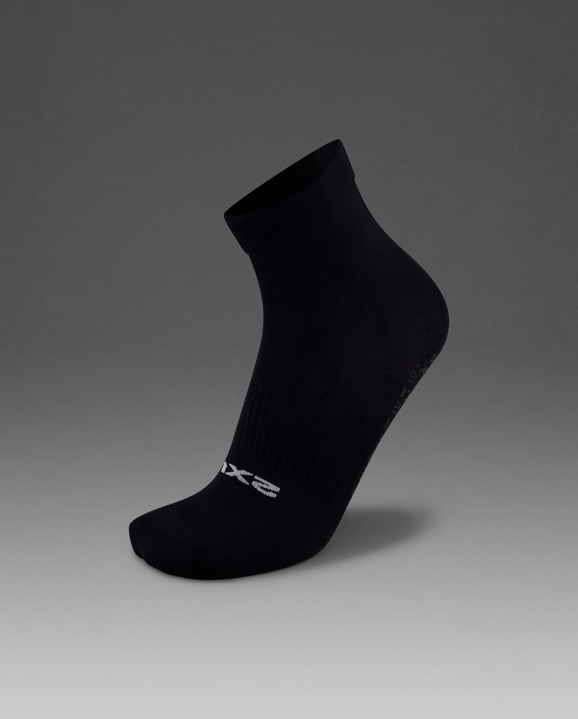 2xu-vectr-performance-crew-grip-sock-schwarz-rutschfest image 1