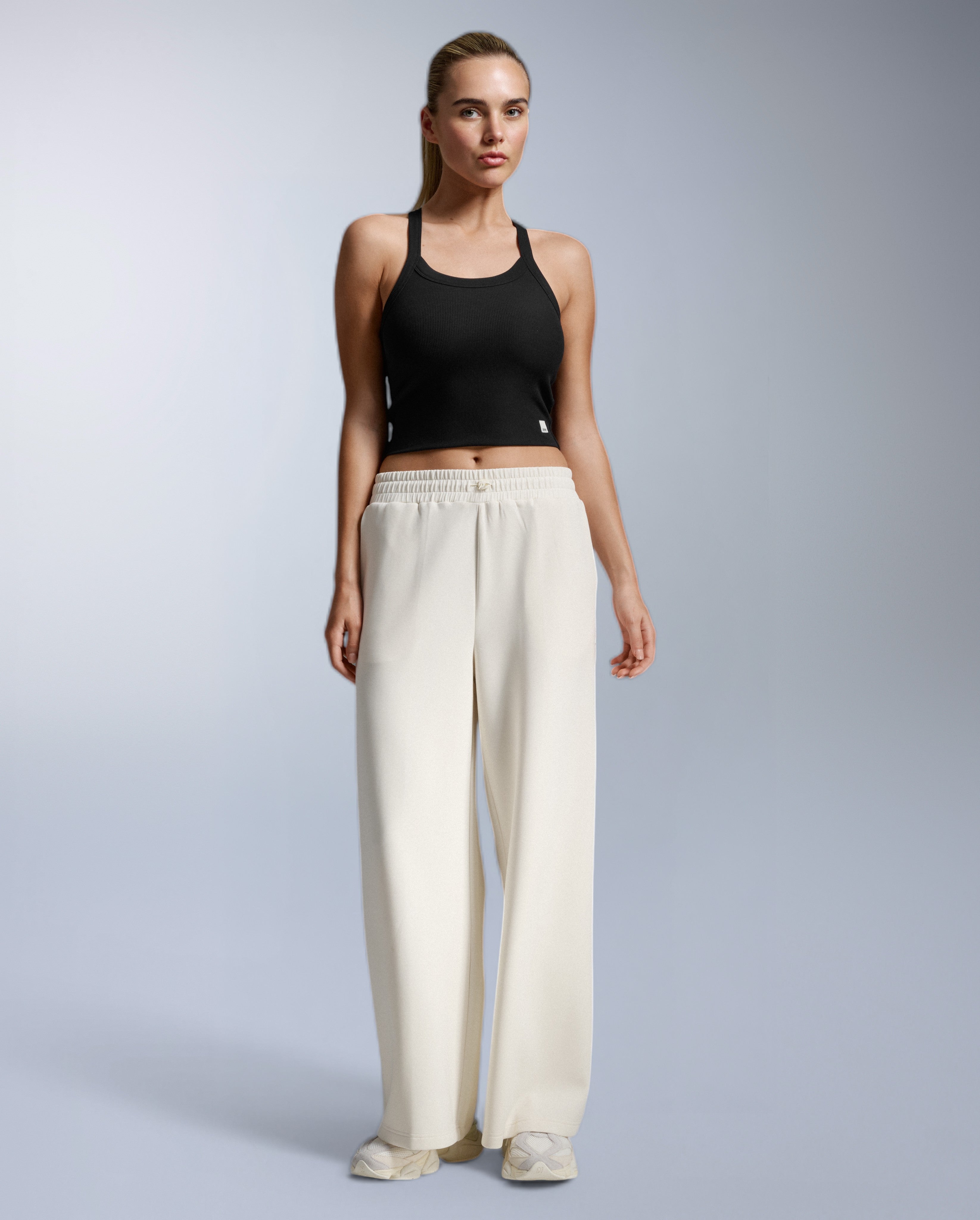 2xu-fluid-crop-top-damen-schwarz-tencel-ripp image 4