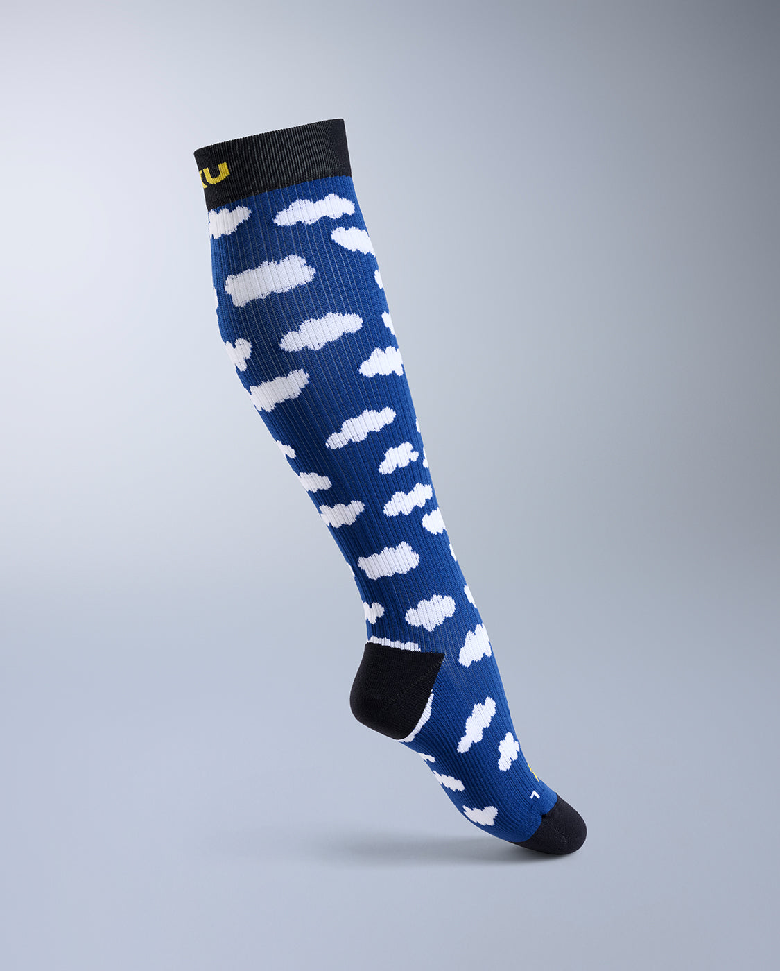 2xu-flight-kompressionssocken-dark-cloud-yellow-bambus image 2