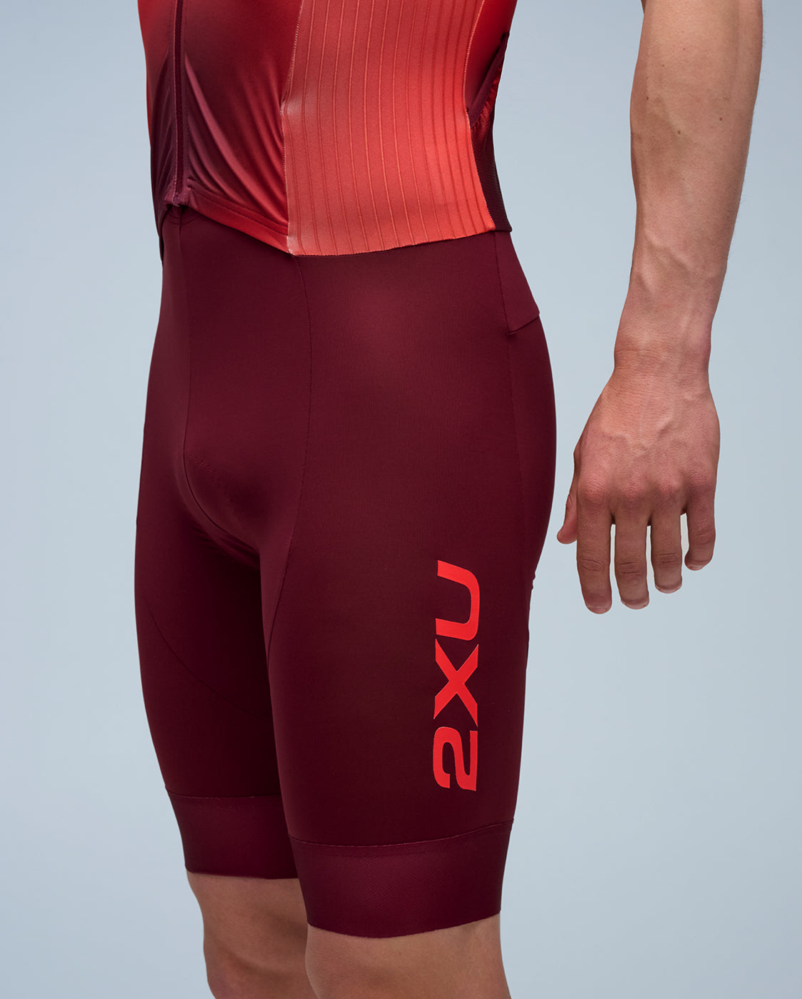 2xu-aero-sleeved-trisuit-herren-heatwave-triathlon image 8