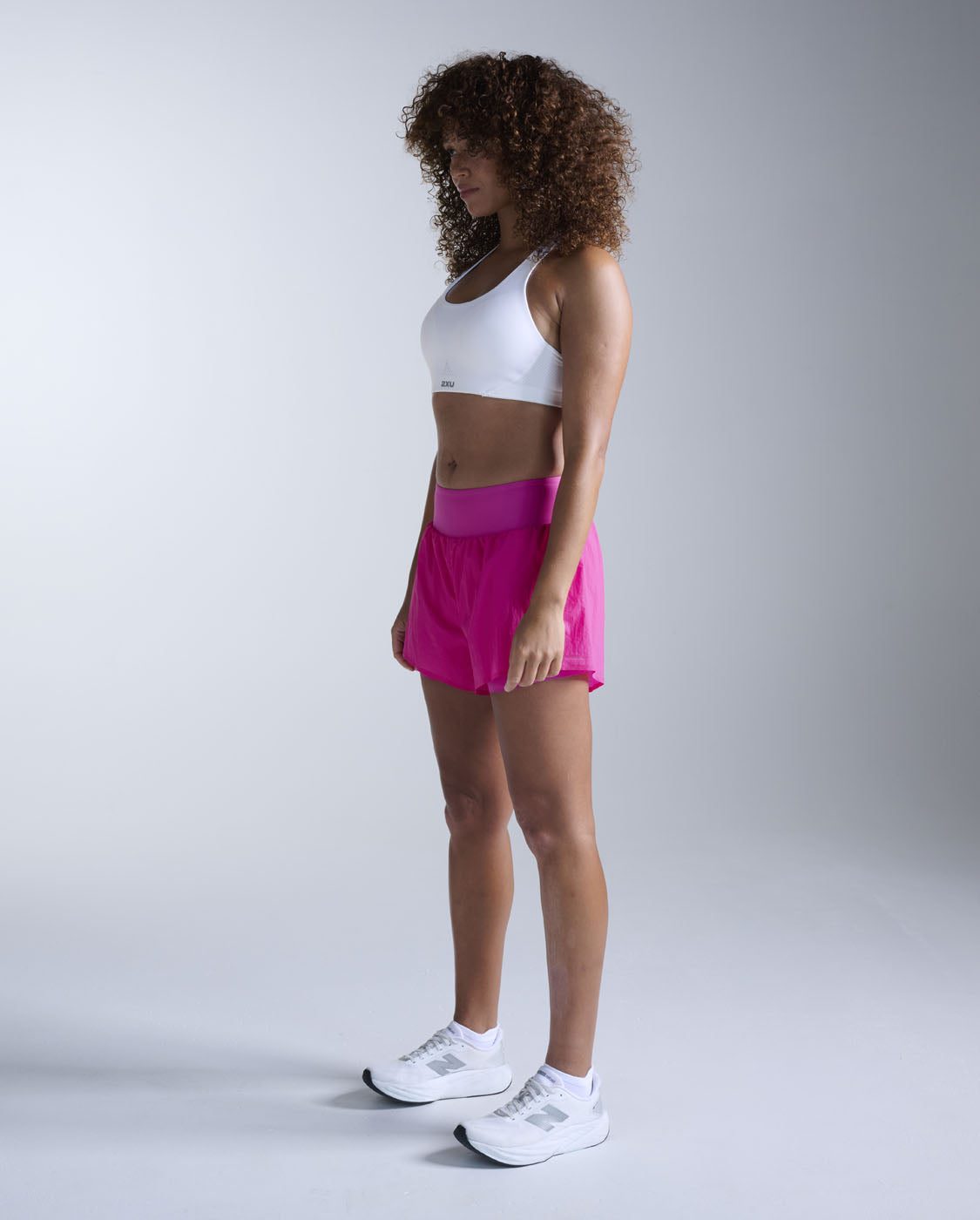 2xu-aero-hi-rise-2-in-1-shorts-damen-rose-3-inch image 5