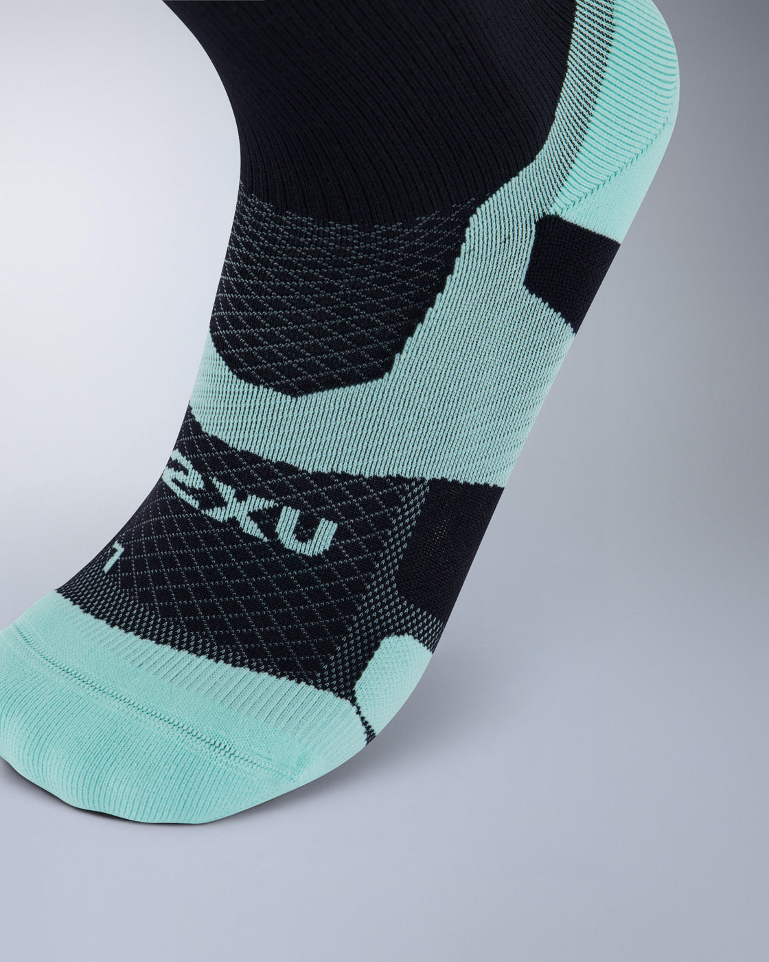 2xu-vectr-light-cushion-crew-socken-schwarz image 2