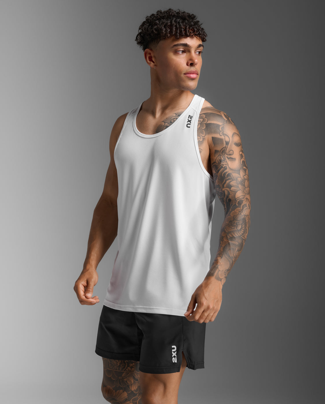 2xu-motion-aspire-singlet-tanktop-wei-herren-rmellos image 5