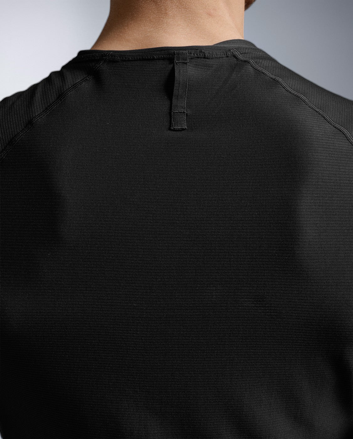 2xu-force-tech-tee-t-shirt-herren-black-geruchshemmend image 2