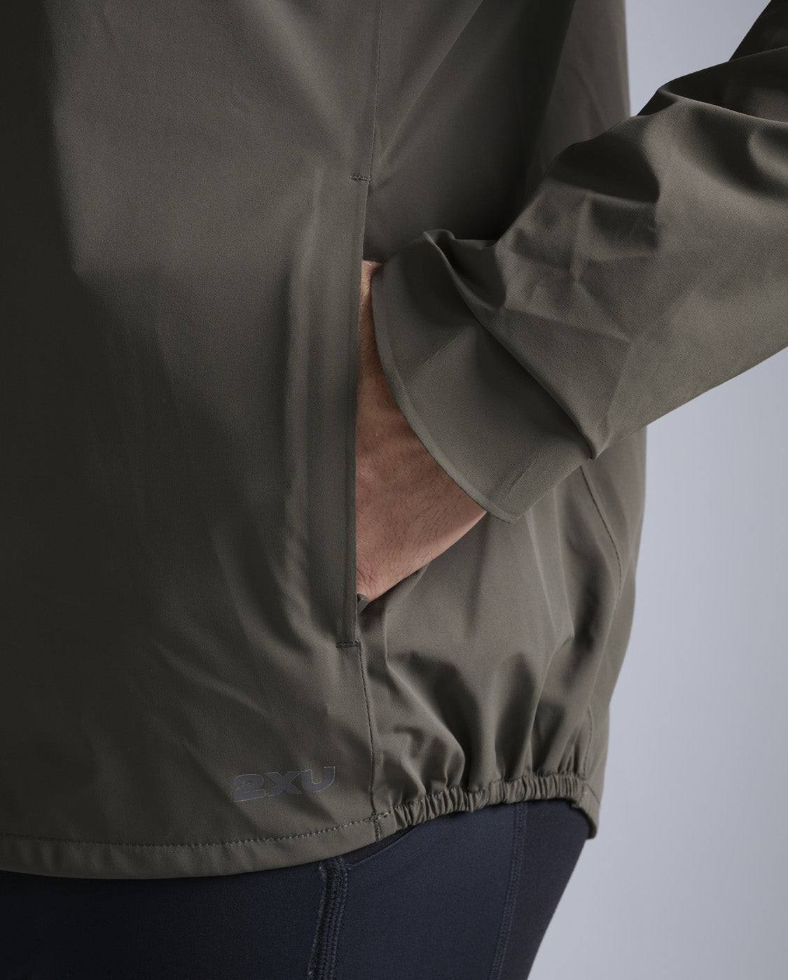 2xu-ignition-shield-laufjacke-herren-flint-black-wasserdicht image 8