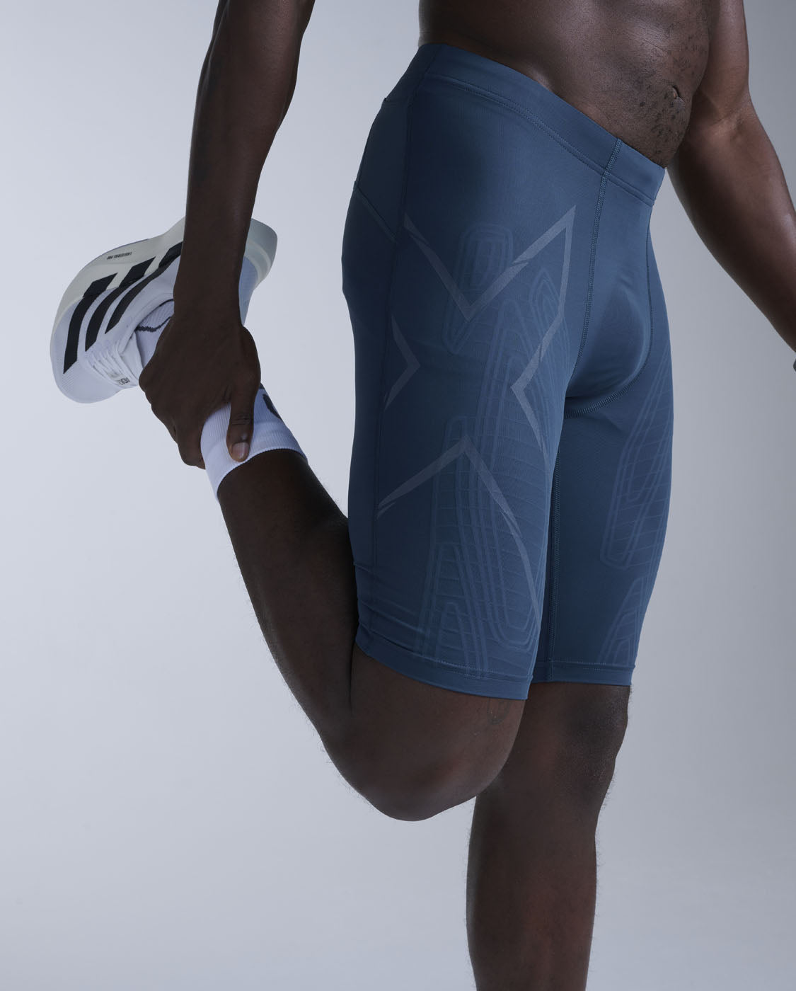 2xu-light-speed-compression-shorts-herren-majol-leicht image 6
