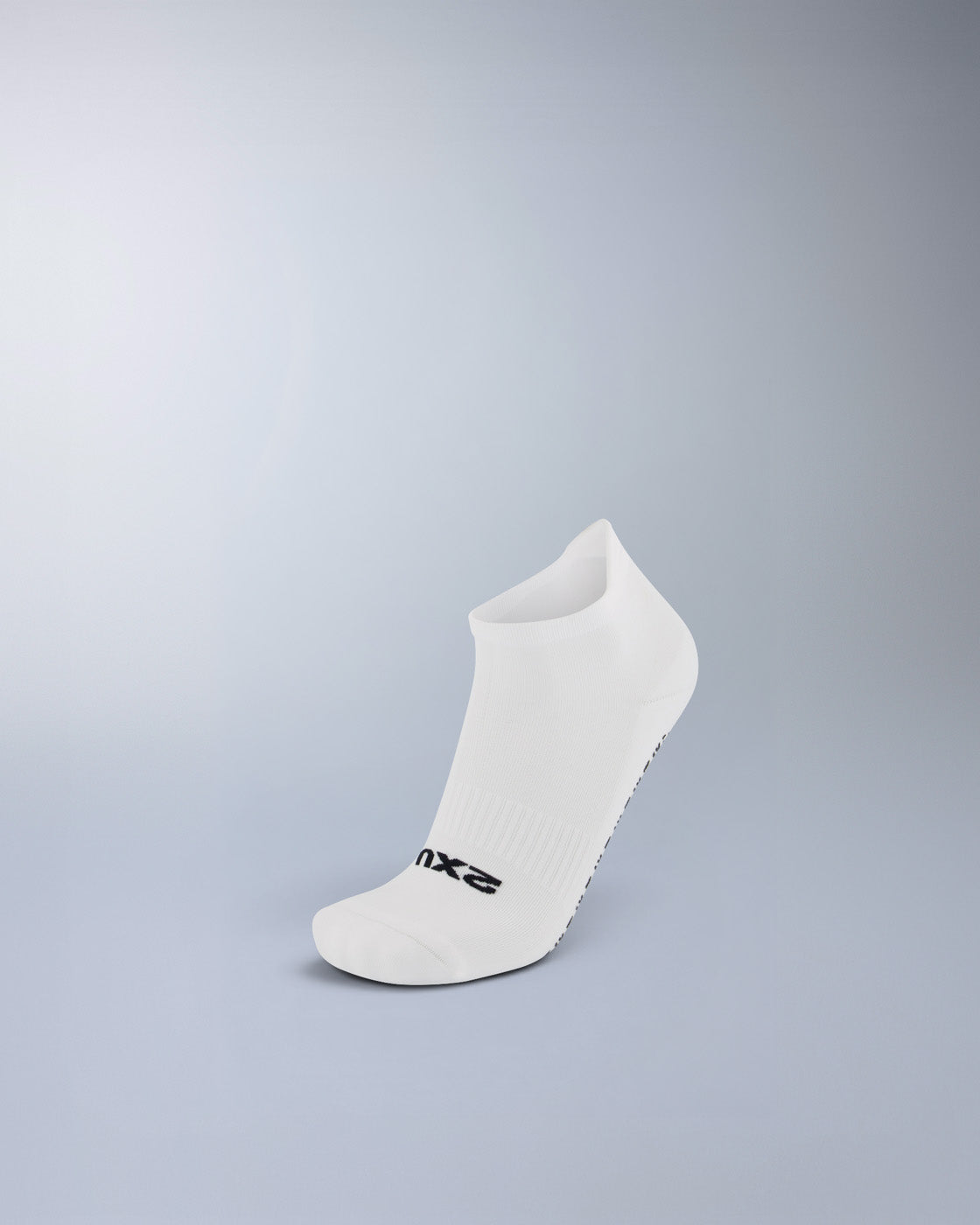 2xu-vectr-performance-ankle-grip-socken-white-black image 1