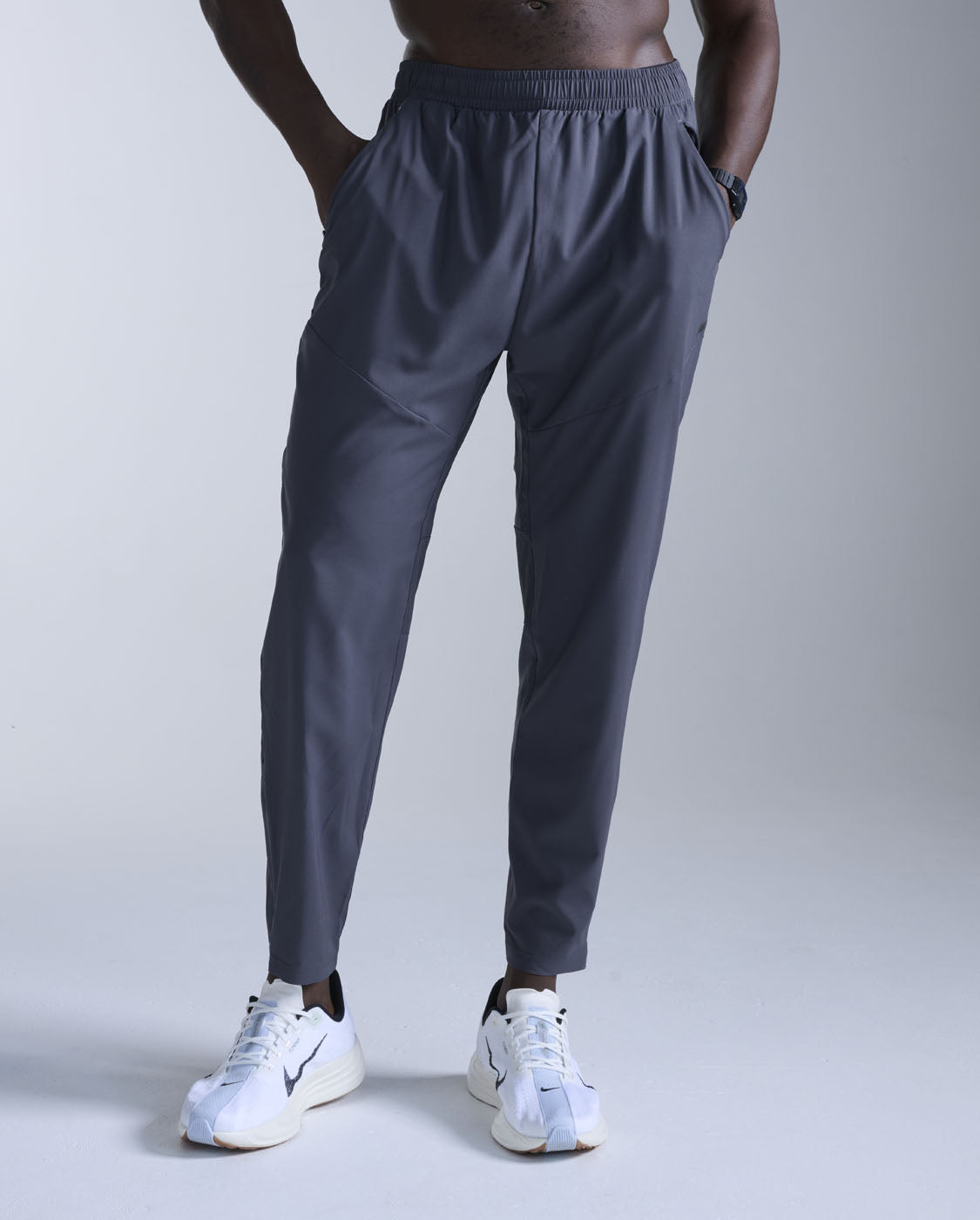 2xu-aero-woven-jogger-herren-india-ink-leicht image 1