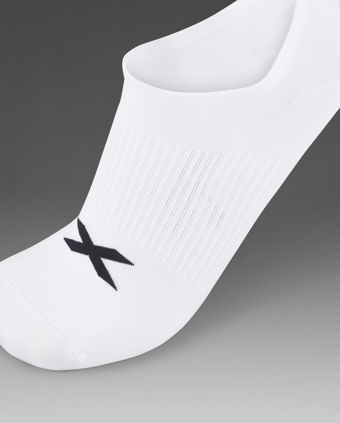 2xu-24-7-invisible-socks-3-pack-white-black image 3