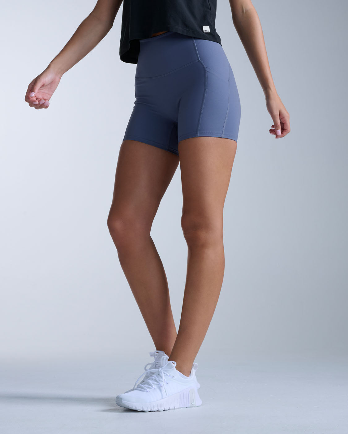 2xu-form-stash-hi-rise-4-inch-kompressionsshorts-indigo image 2