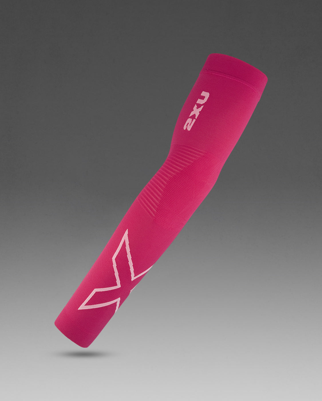 2xu-flex-compression-arm-sleeves-hot-pink-armlinge-paar image 3