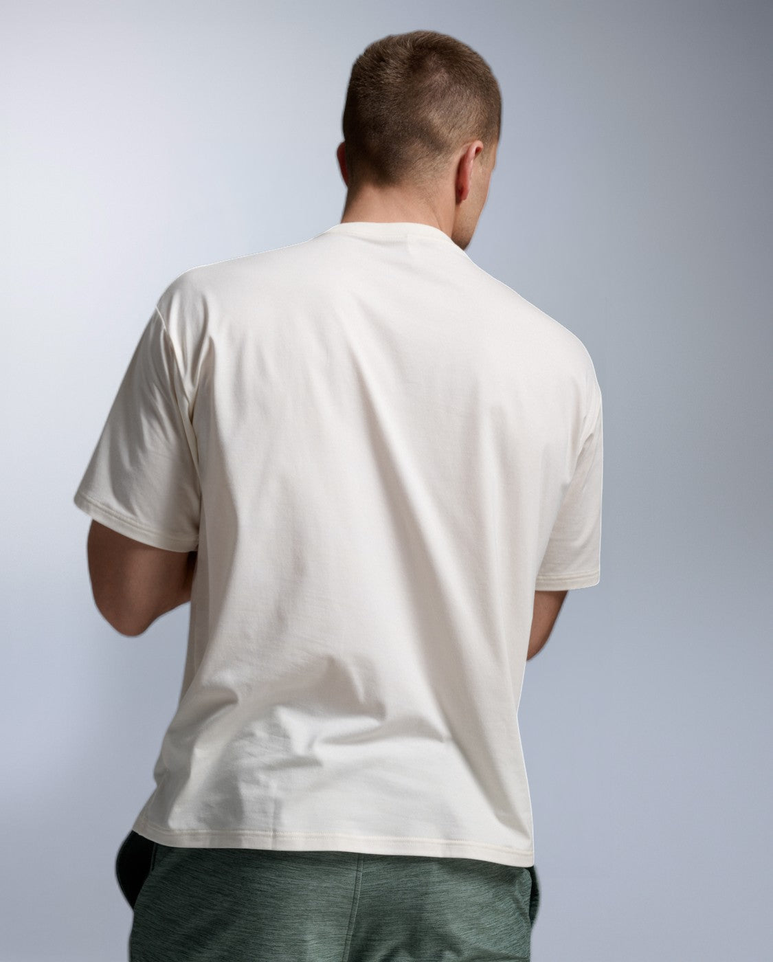 2xu-motion-oversized-tencel-tee-t-shirt-herren-chalk image 3