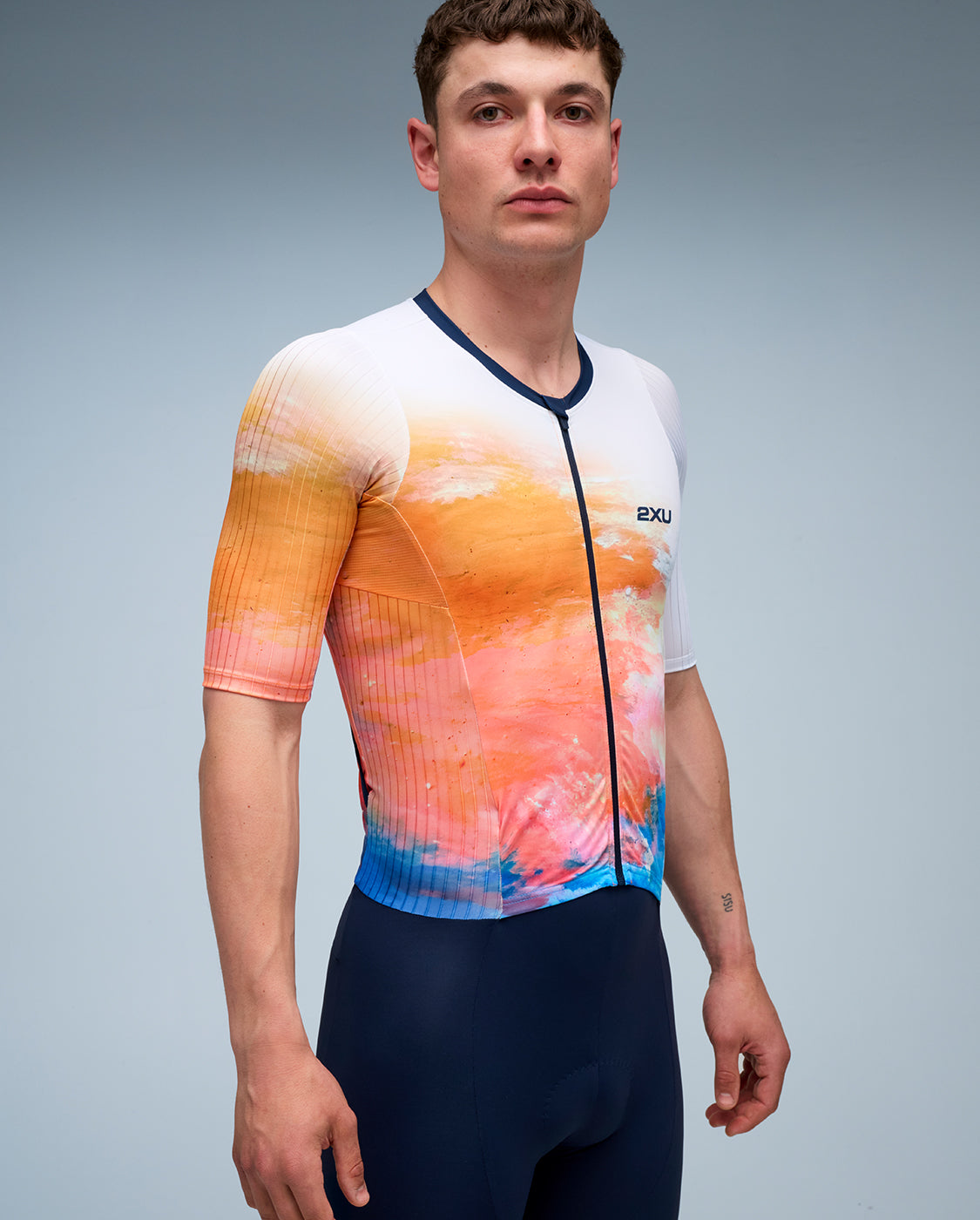 2xu-aero-sleeved-trisuit-herren-midnight-noosa-einteiler image 6