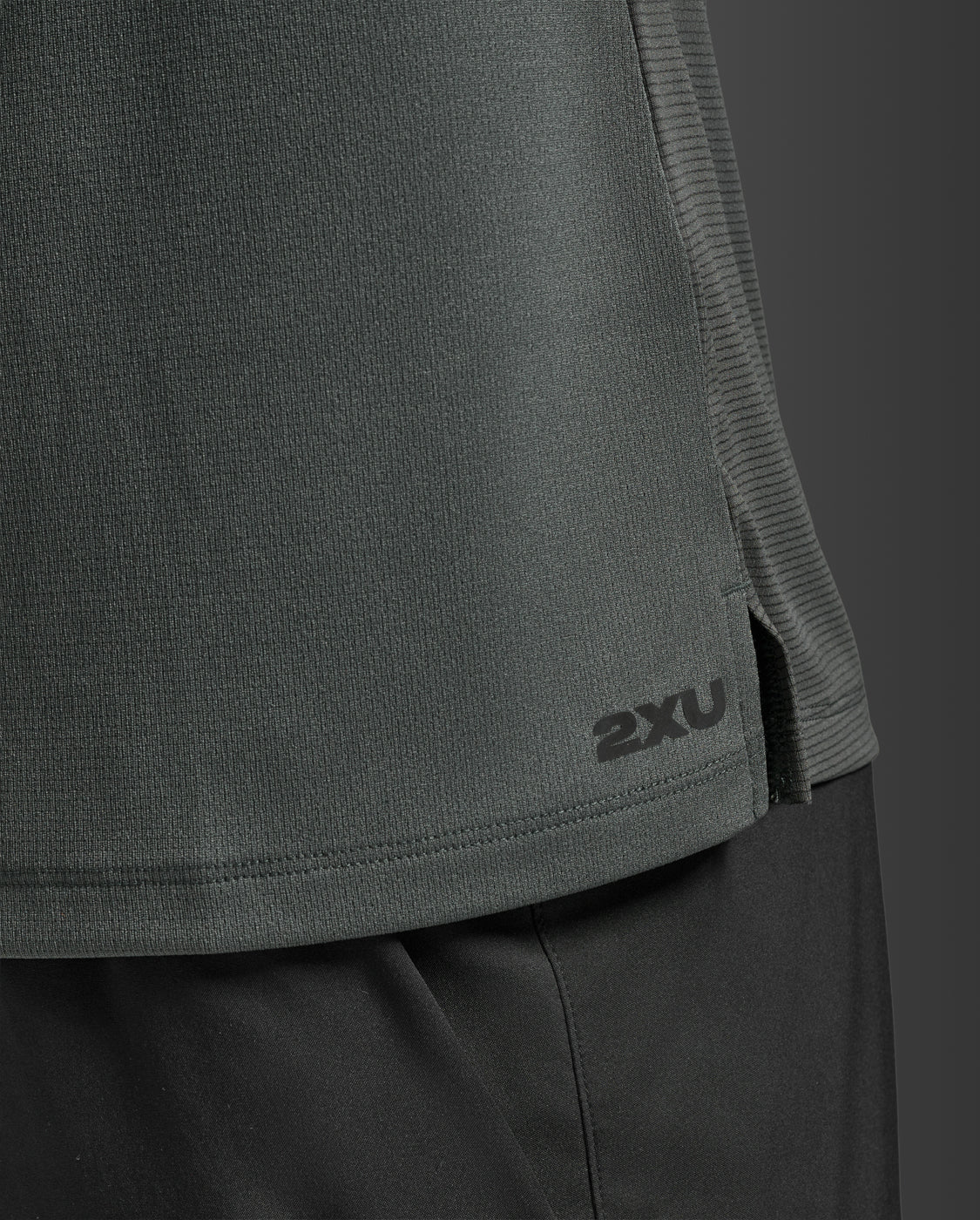 2xu-aero-tee-laufshirt-jupiter-herren-mesh image 6