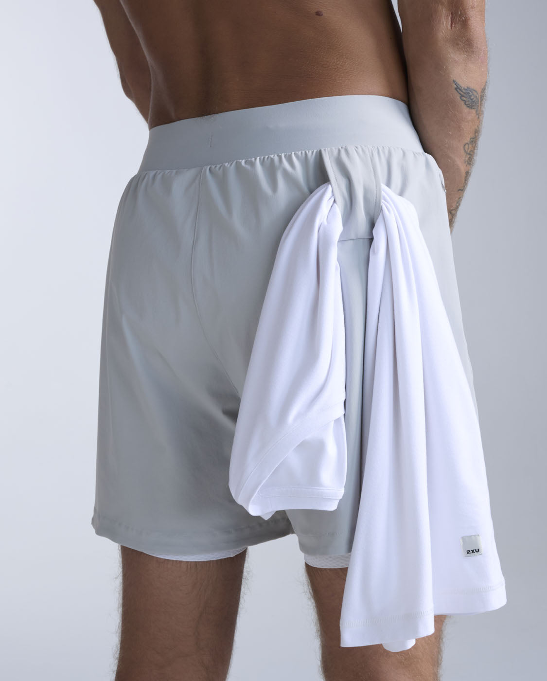 2xu-flex-2-in-1-5-inch-shorts-grau-trainingsshorts image 4