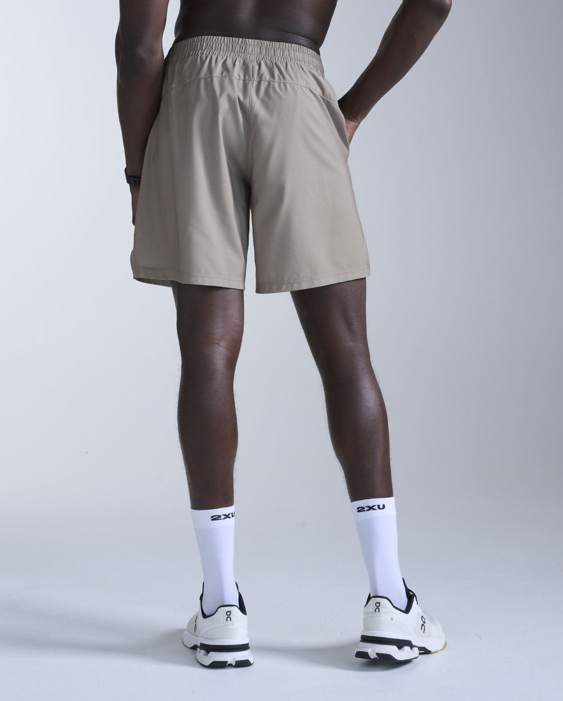 2xu-motion-7-zoll-shorts-herren-carbon-ungefuettert image 2