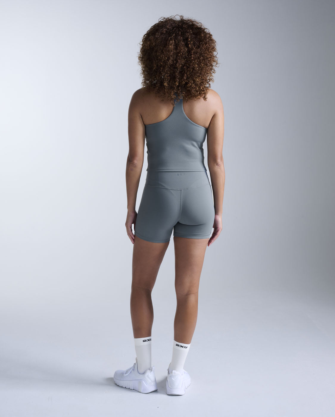 2xu-fluid-racerback-tank-sporttop-dark-sage image 5